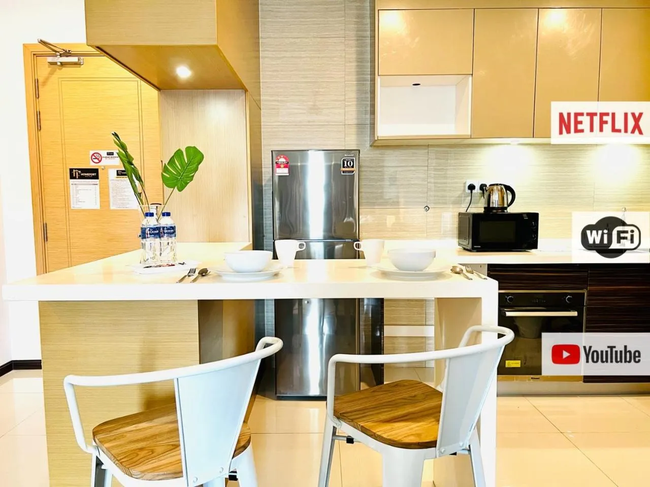 Dining area in R&F PRINCESS COVE BY HOMEFORT SUITES