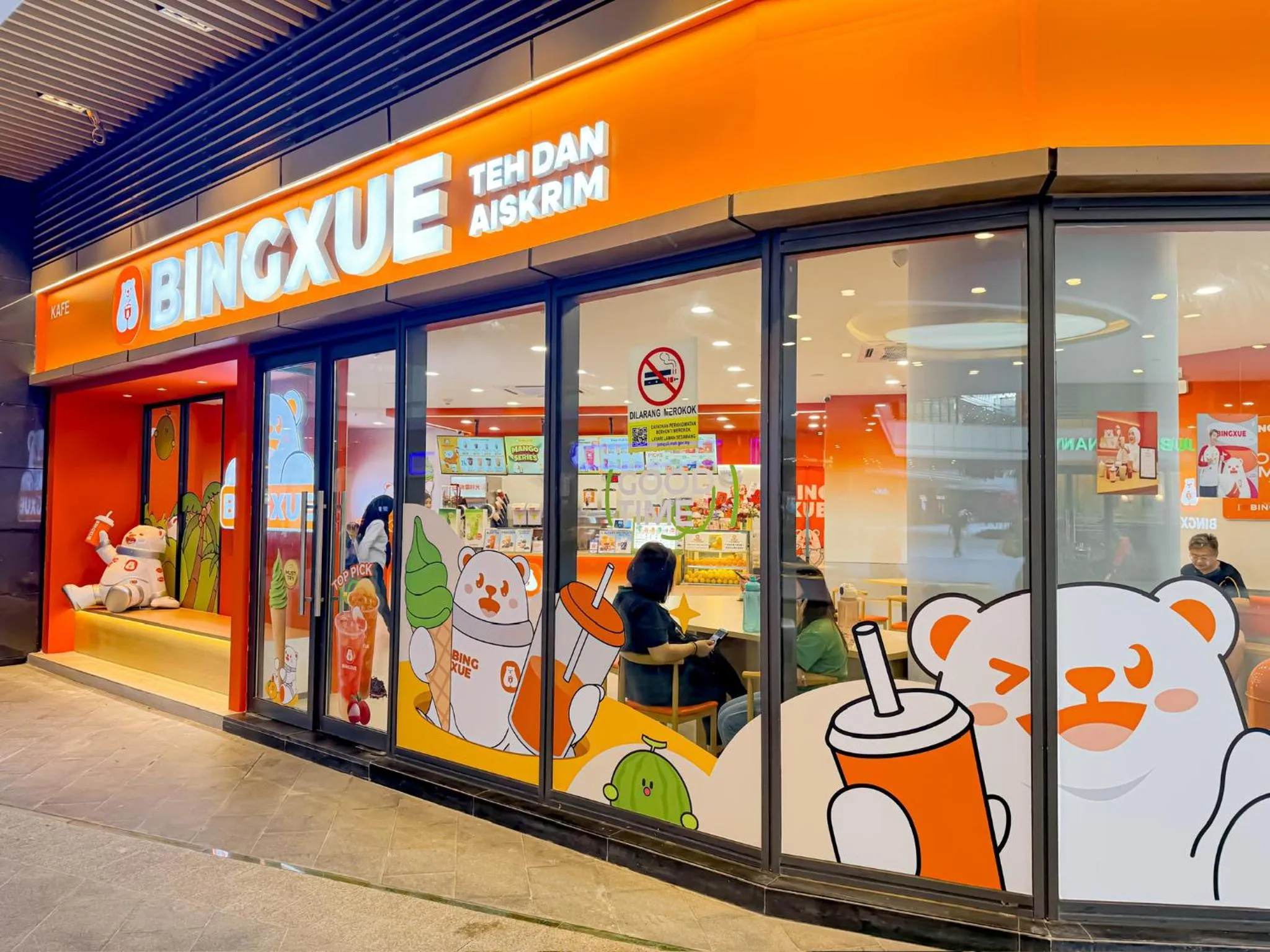 Restaurant/places to eat in R&F PRINCESS COVE BY HOMEFORT SUITES