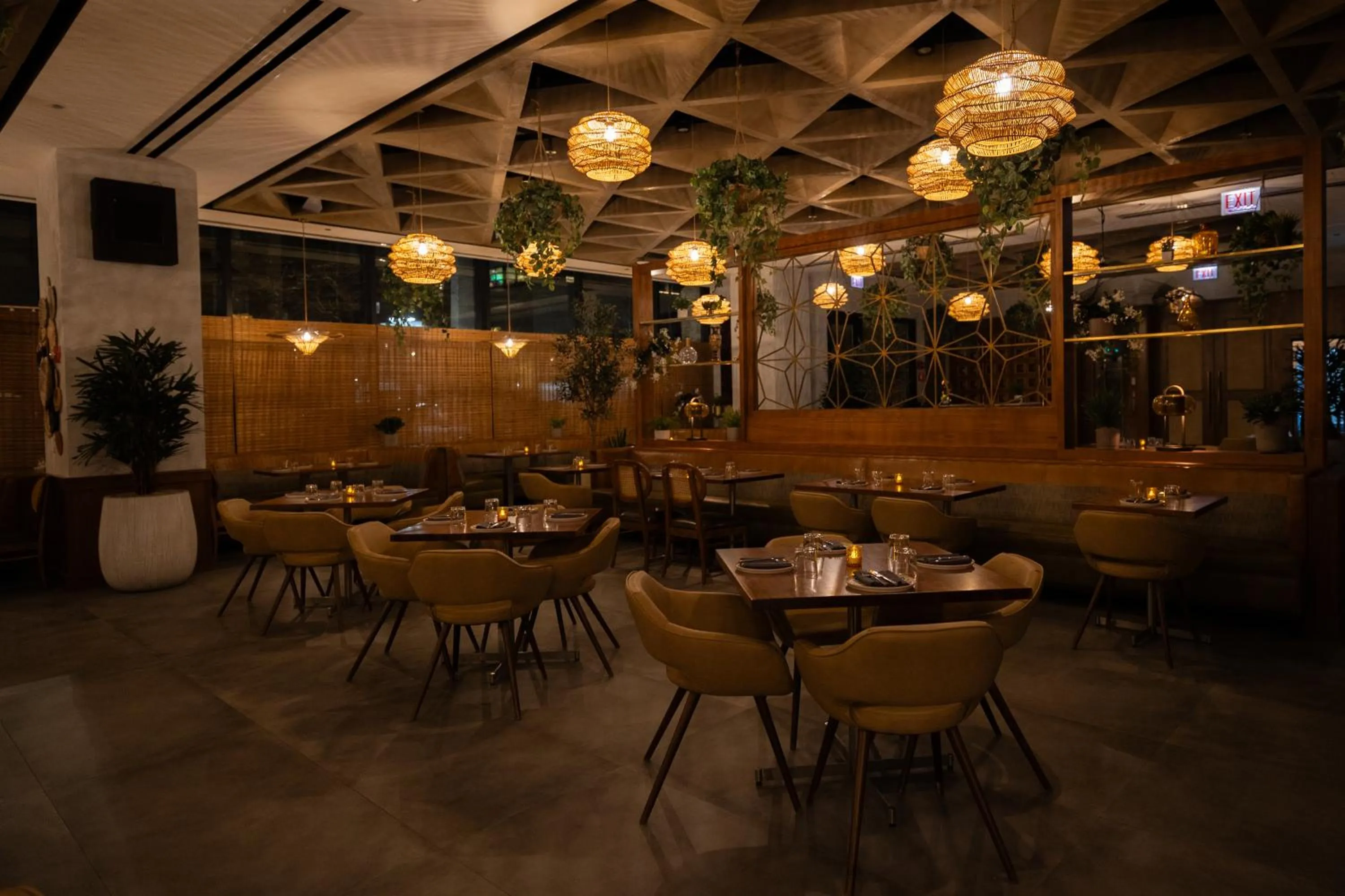 Restaurant/places to eat in Godfrey Hotel Chicago