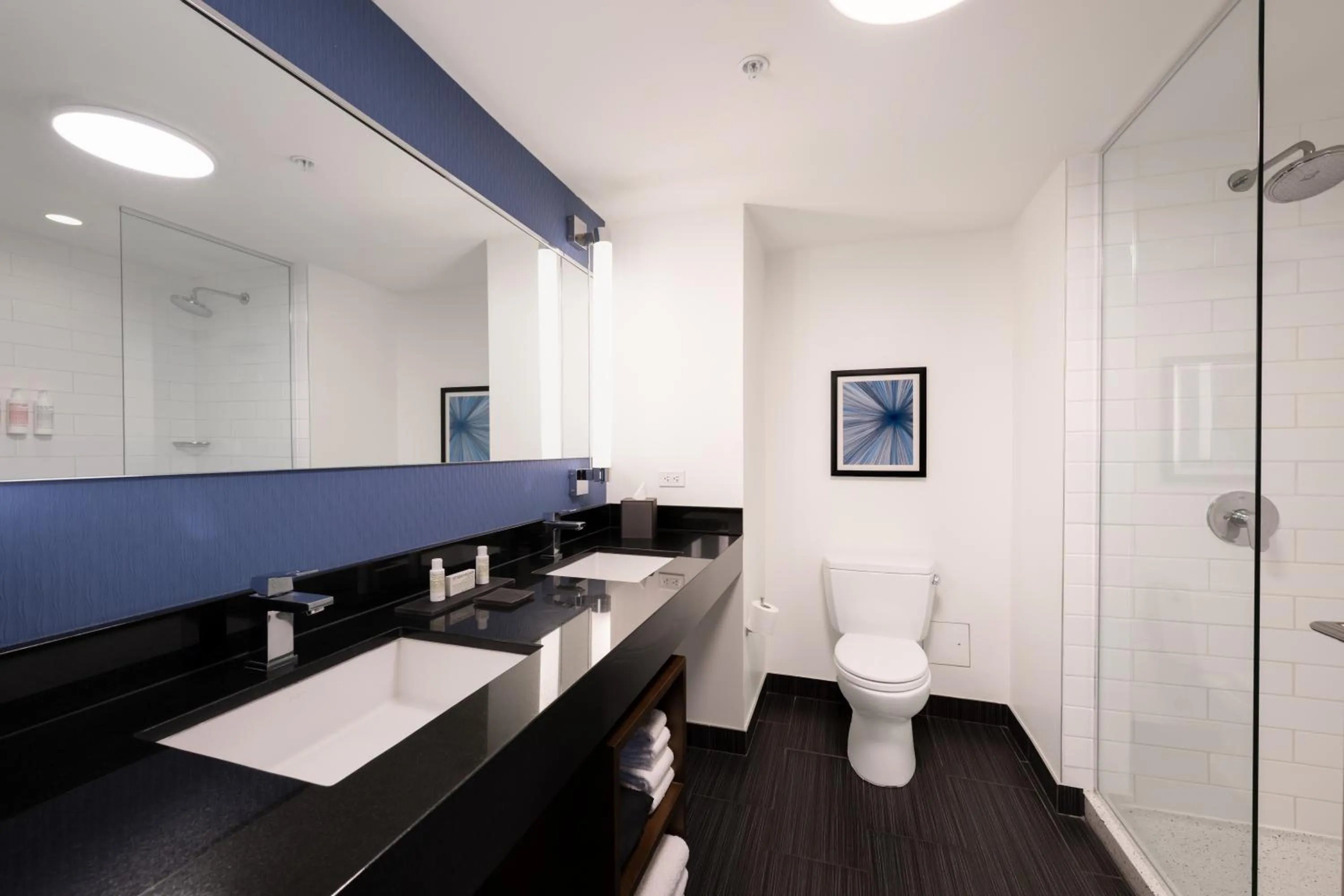 Bathroom in Godfrey Hotel Chicago