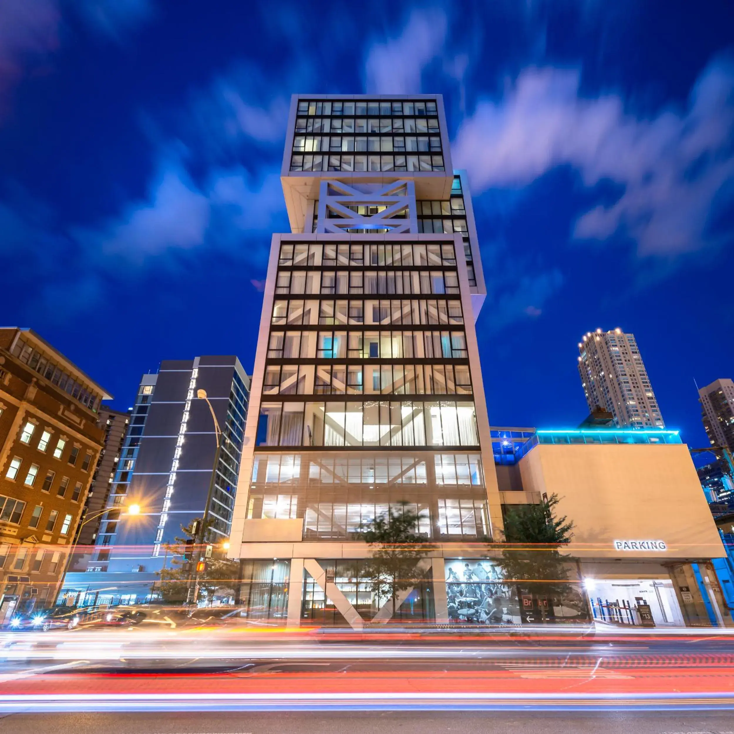 Property building in Godfrey Hotel Chicago Property building in Godfrey Hotel Chicago