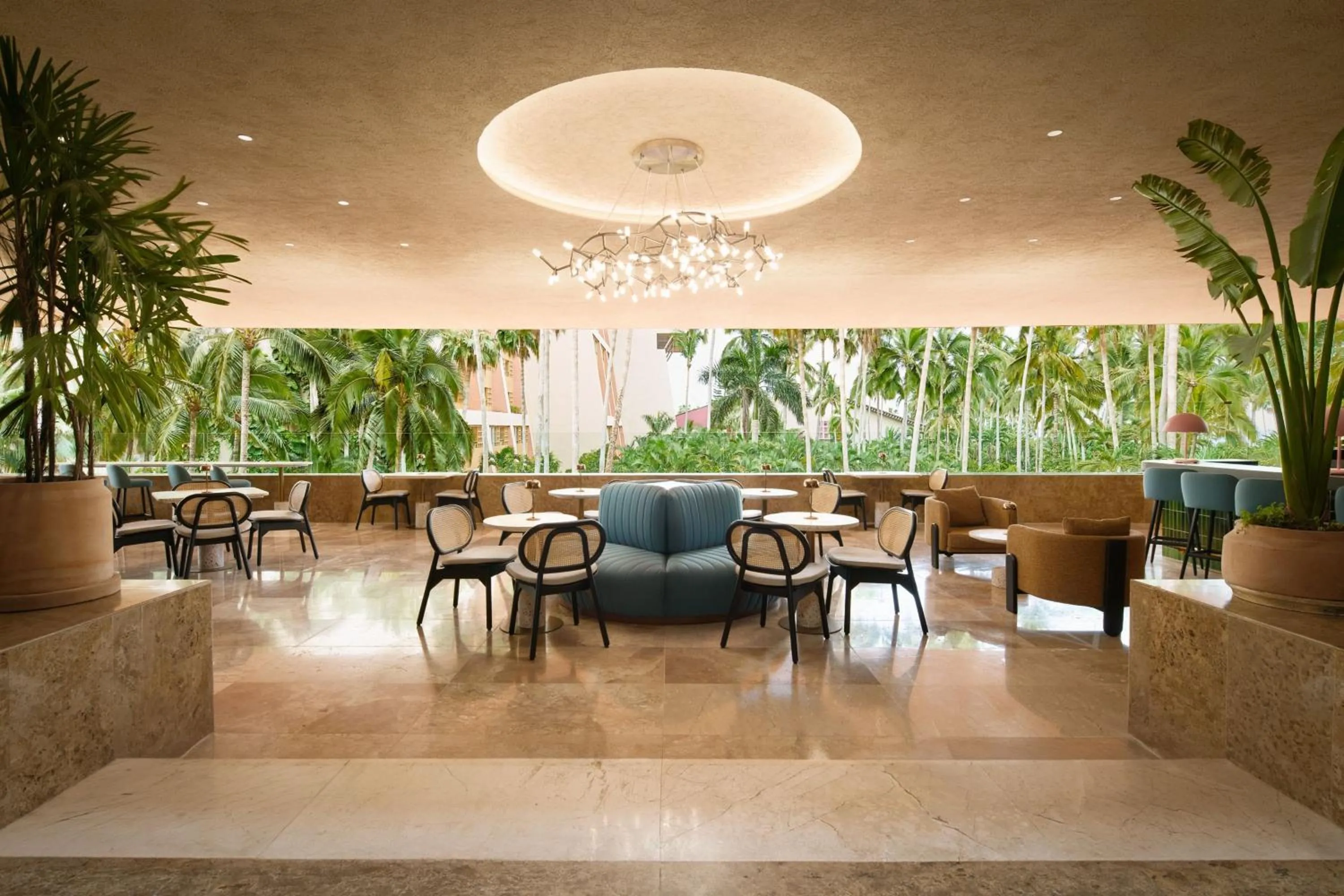 Lounge or bar in The Westin Resort & Spa, Puerto Vallarta