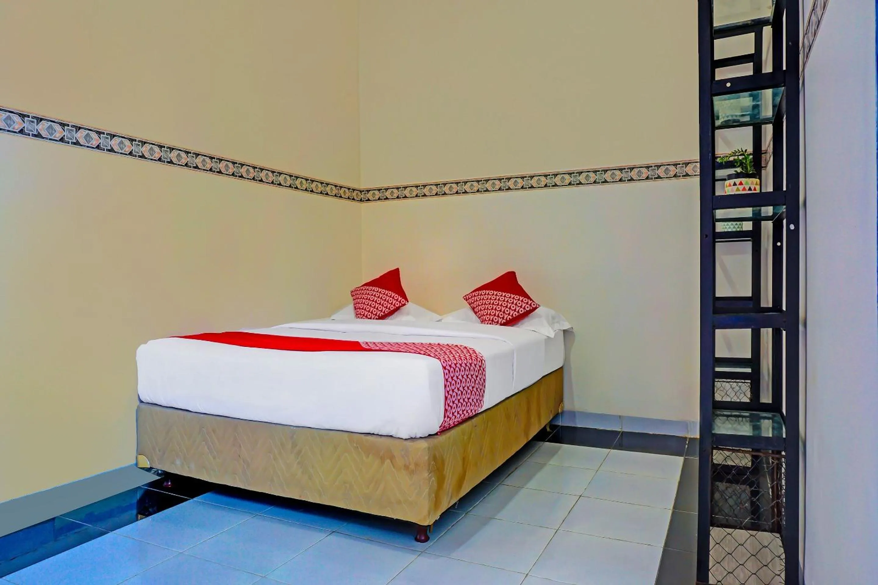Bedroom, Bed in Hotel O Wisma Amrach