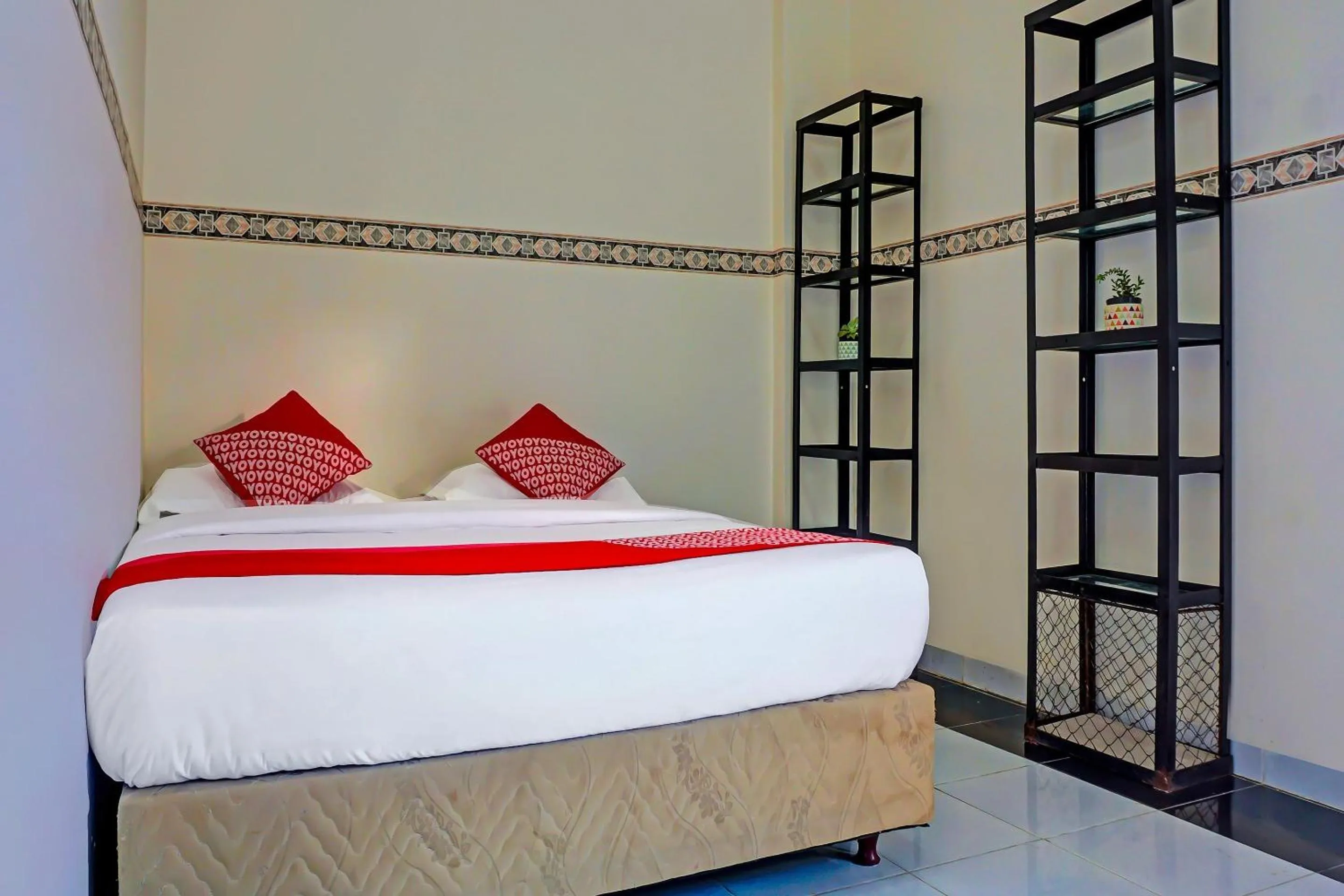 Bedroom, Bed in Hotel O Wisma Amrach
