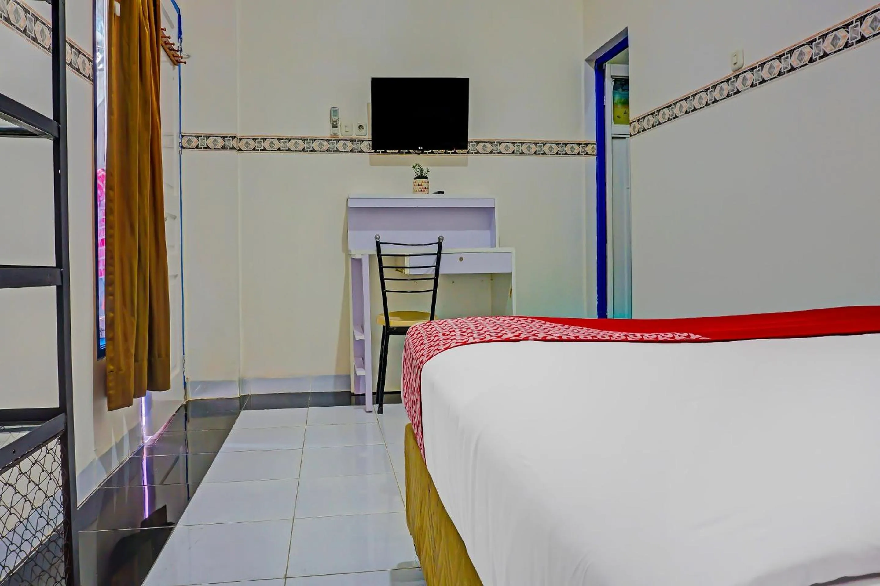 Bedroom, Bed in Hotel O Wisma Amrach
