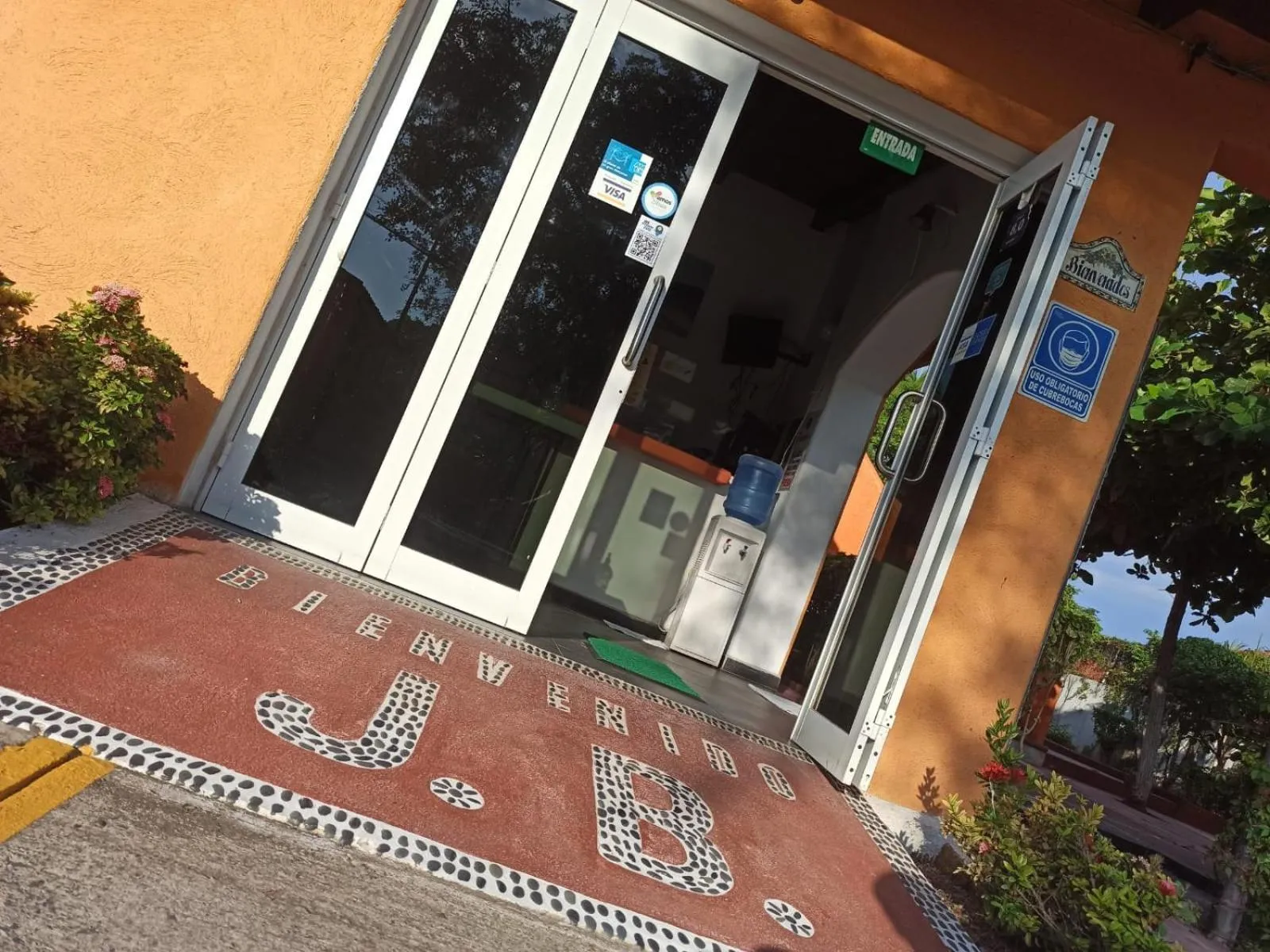 Facade/entrance in Hotel J.B.