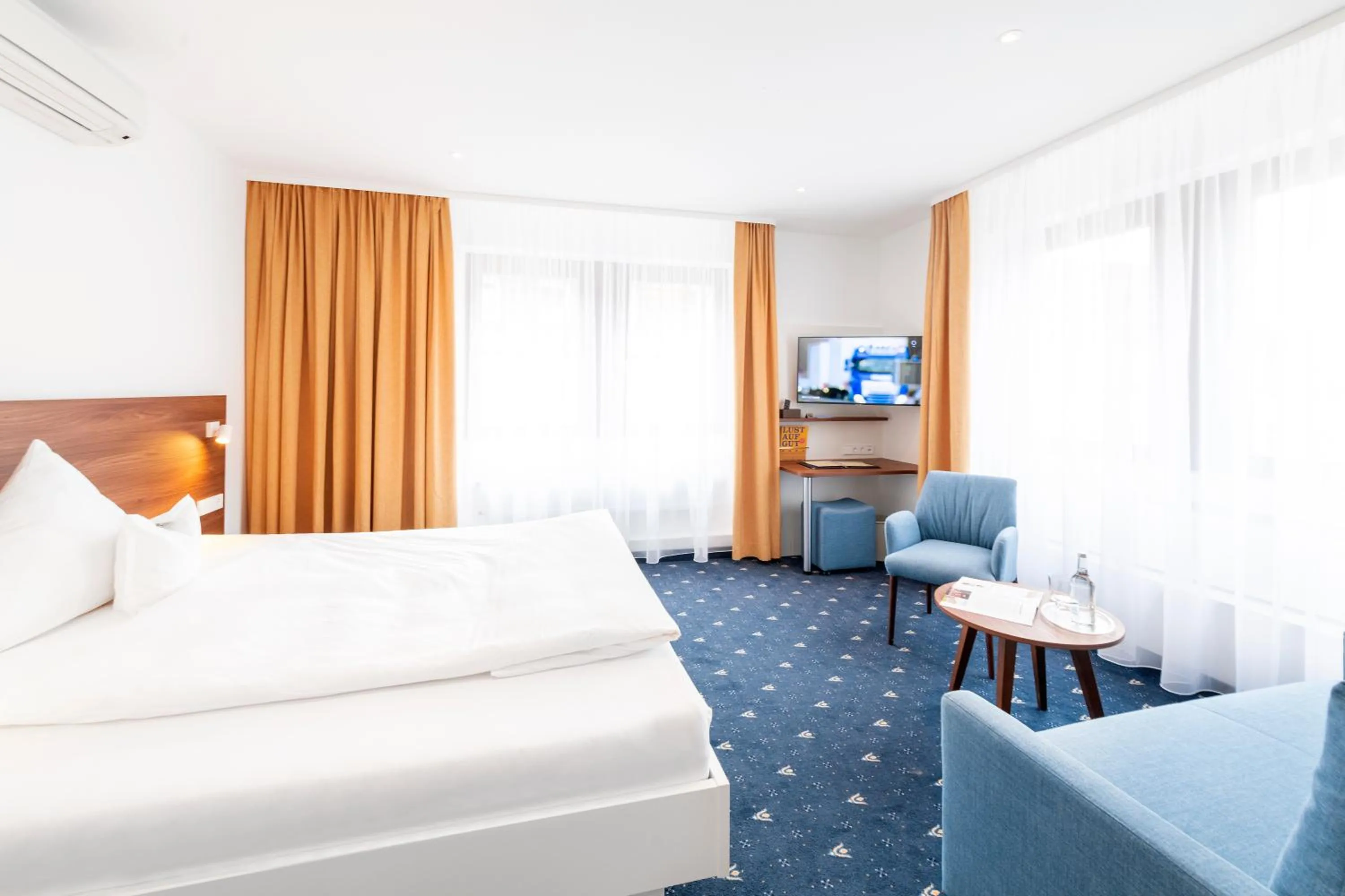 Photo of the whole room, Bed in Hotel Adler Post