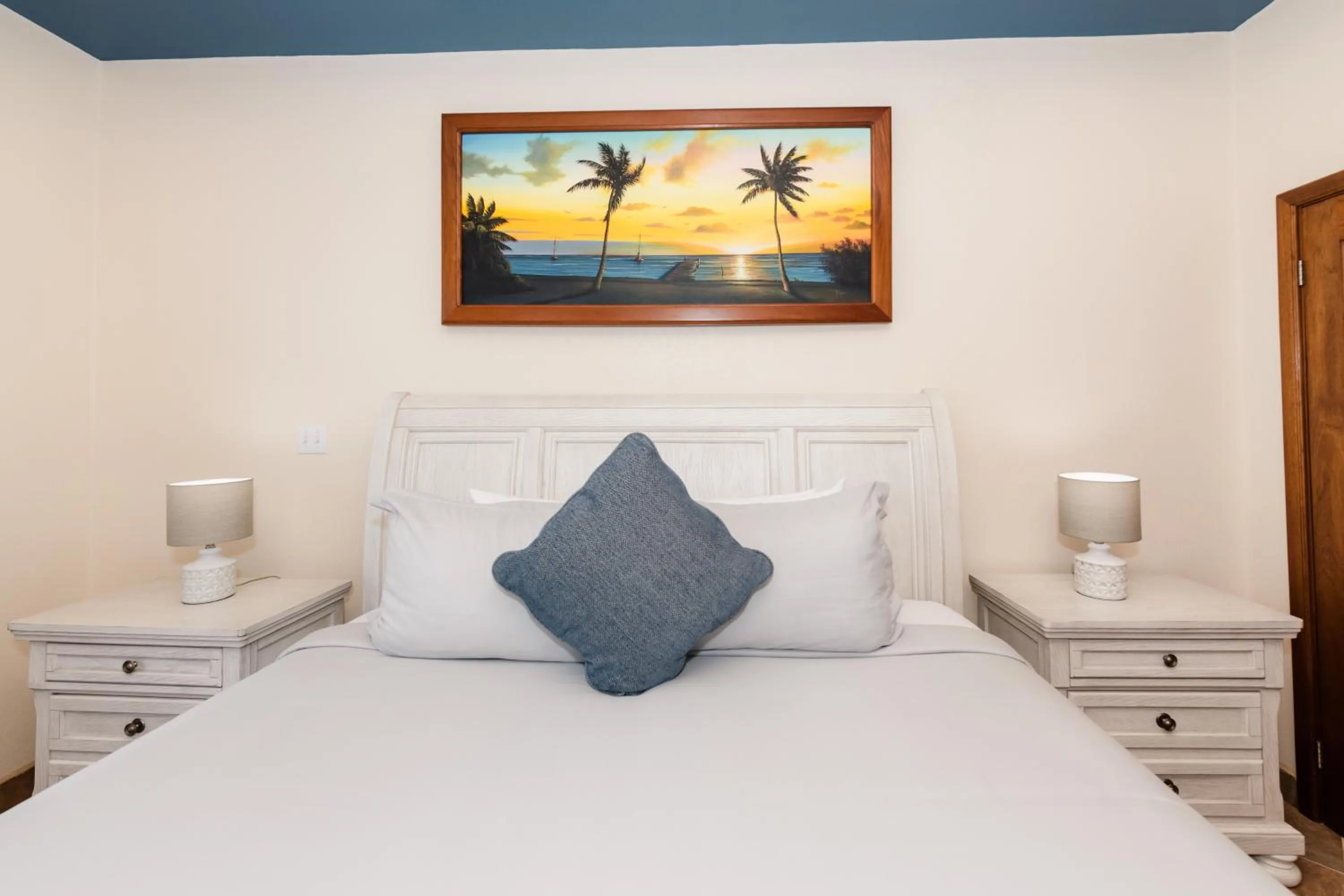 Bed in Grand Caribe Belize