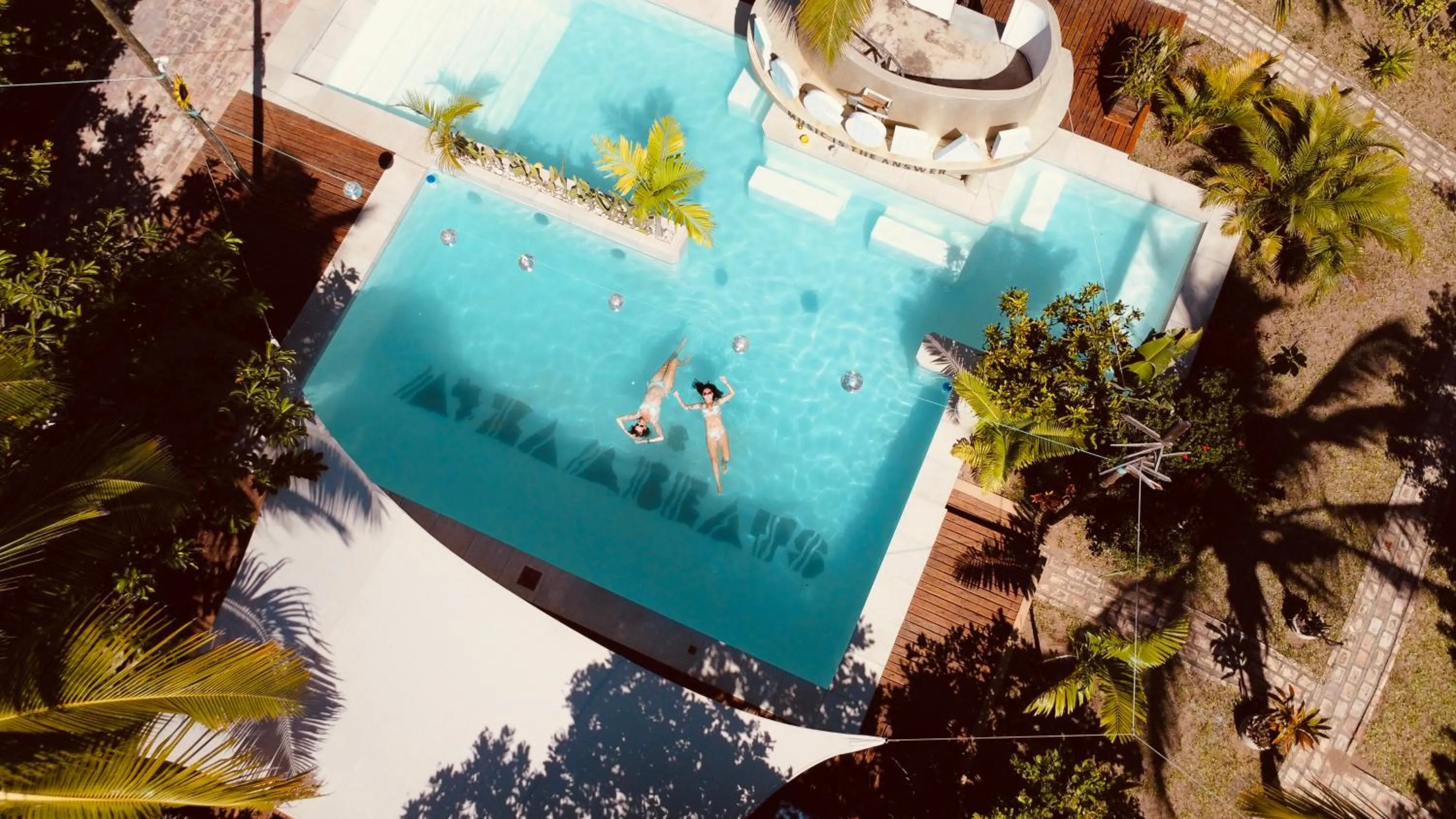 Swimming pool in Mozambeat Motel