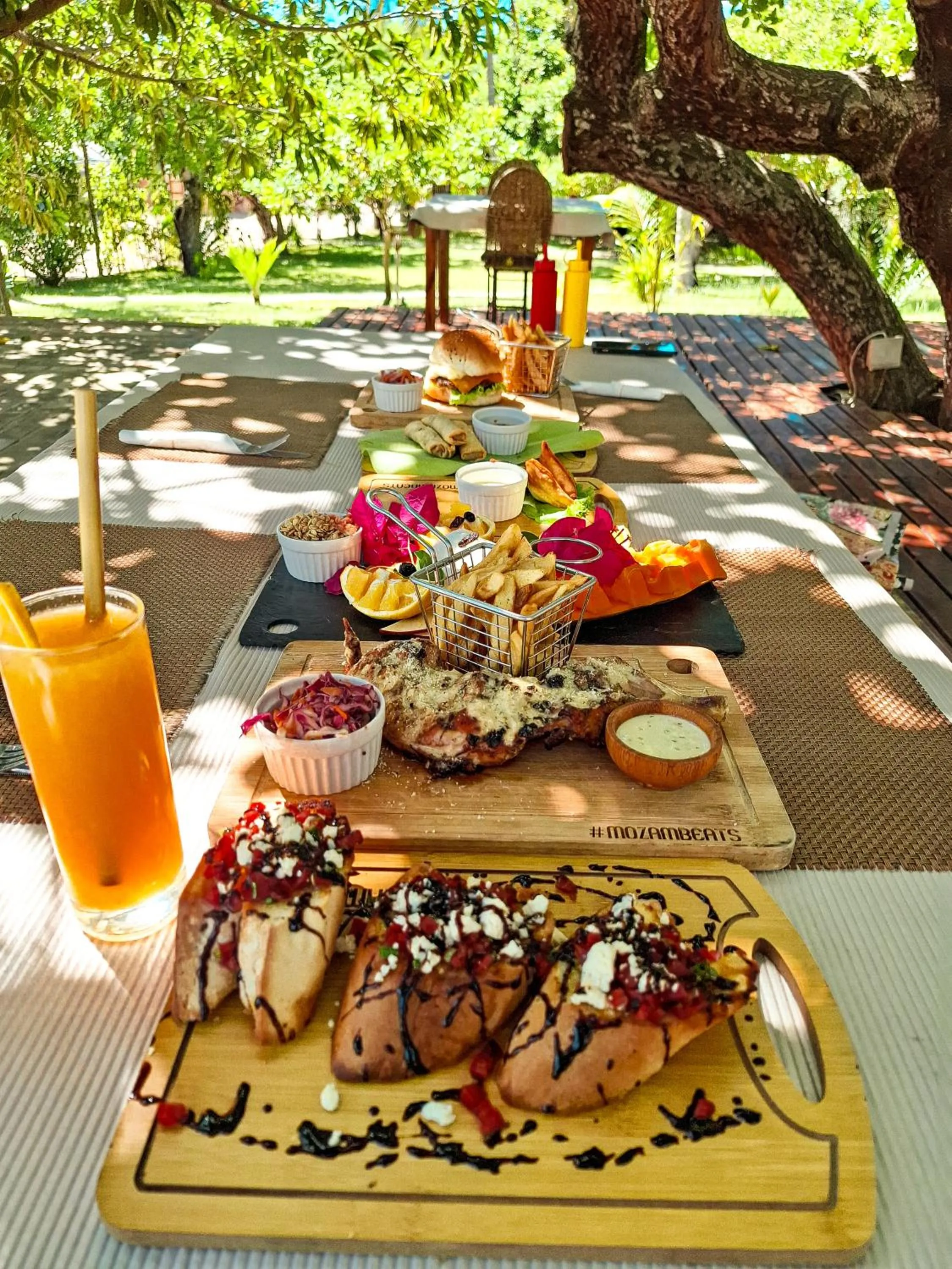 Food and drinks in Mozambeat Motel