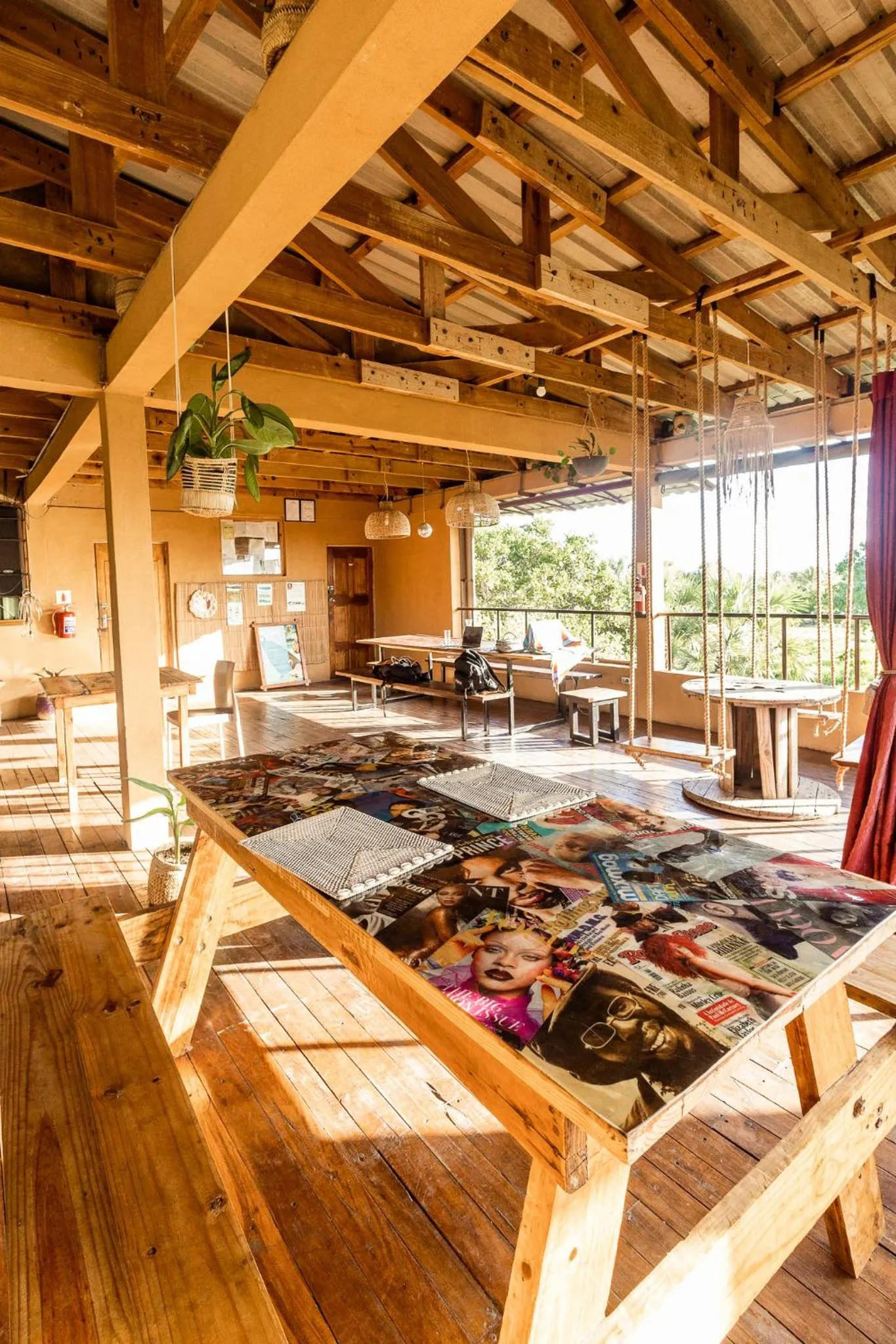 Restaurant/places to eat in Mozambeat Motel