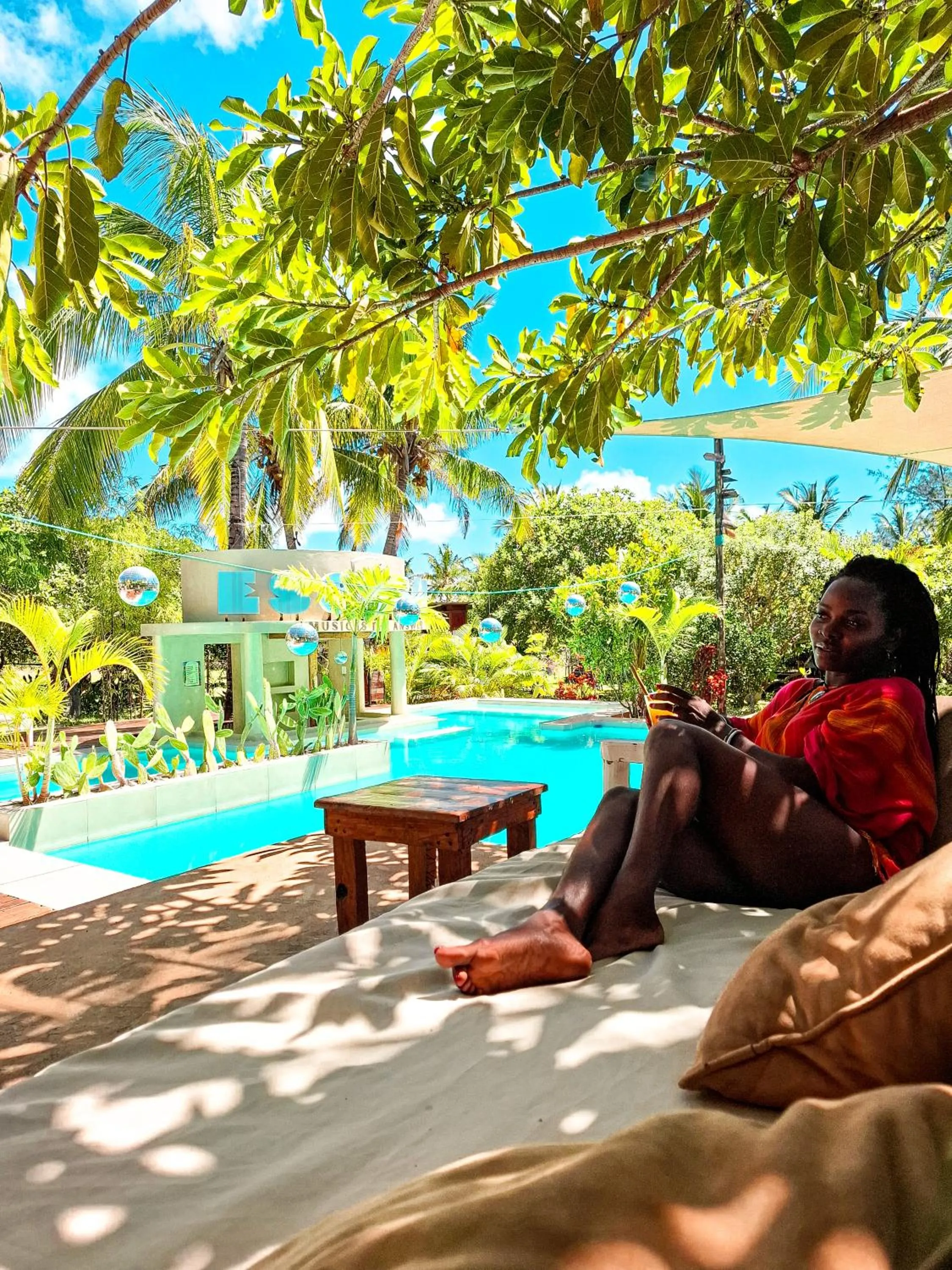 Guests in Mozambeat Motel