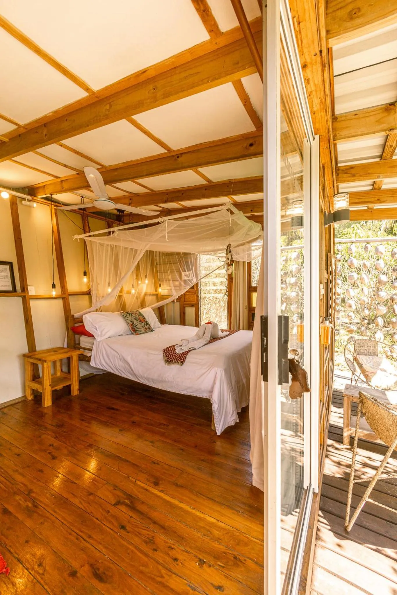 Photo of the whole room, Bed in Mozambeat Motel