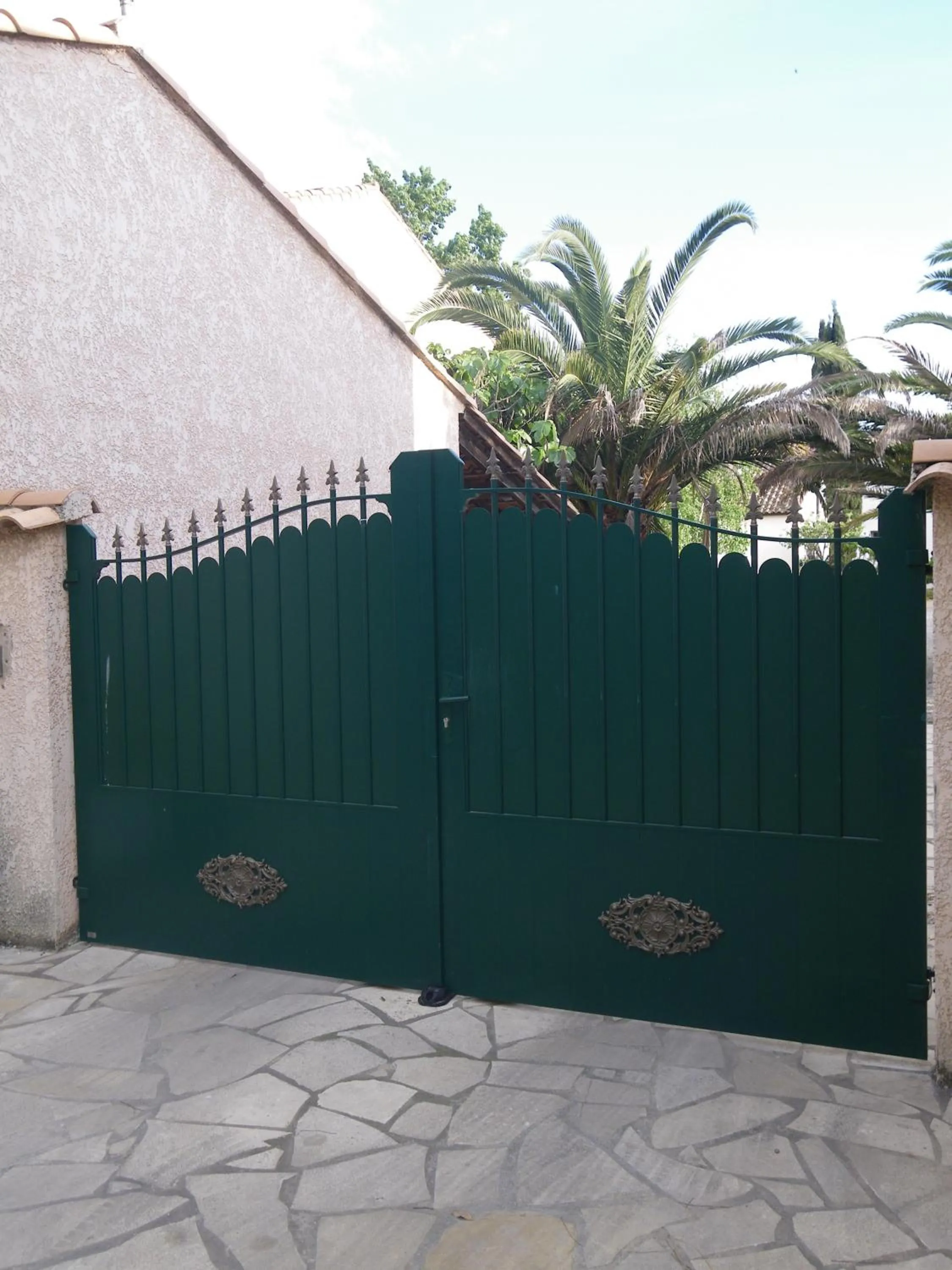 Facade/entrance in Les Algues du Grau