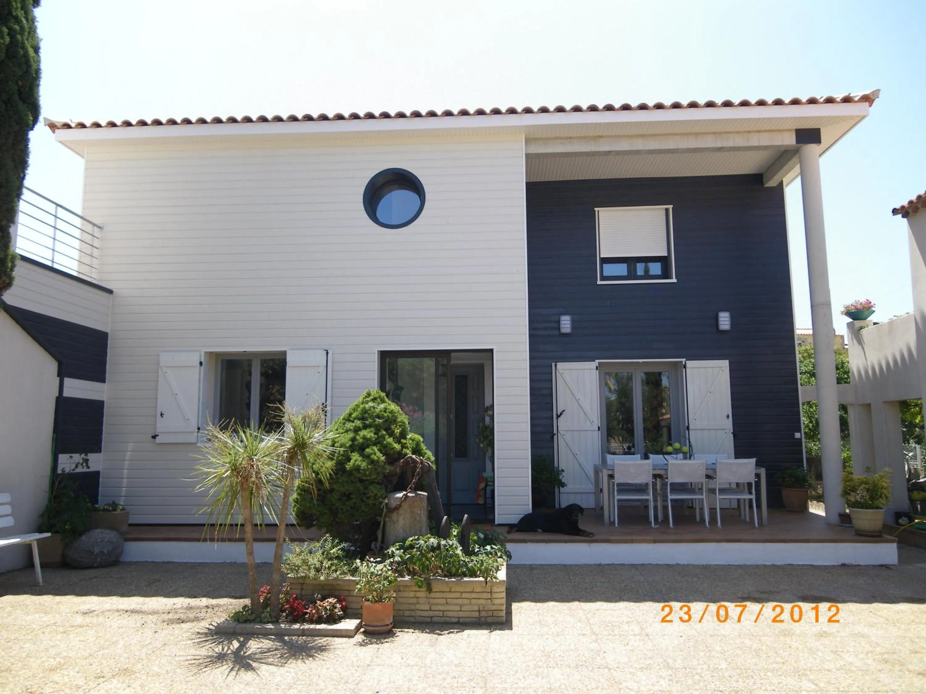 Facade/entrance in Les Algues du Grau
