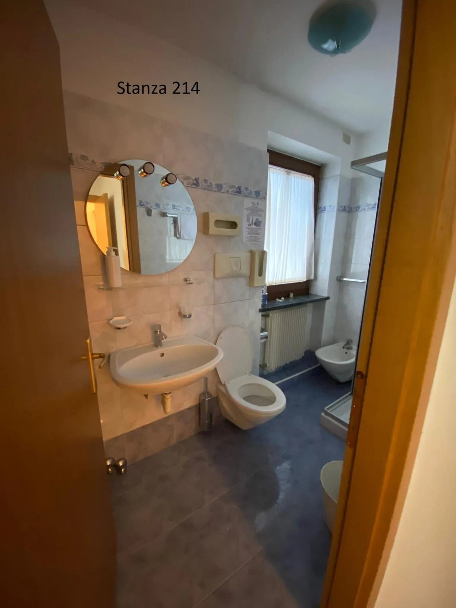 Bathroom in Hotel Pizboè