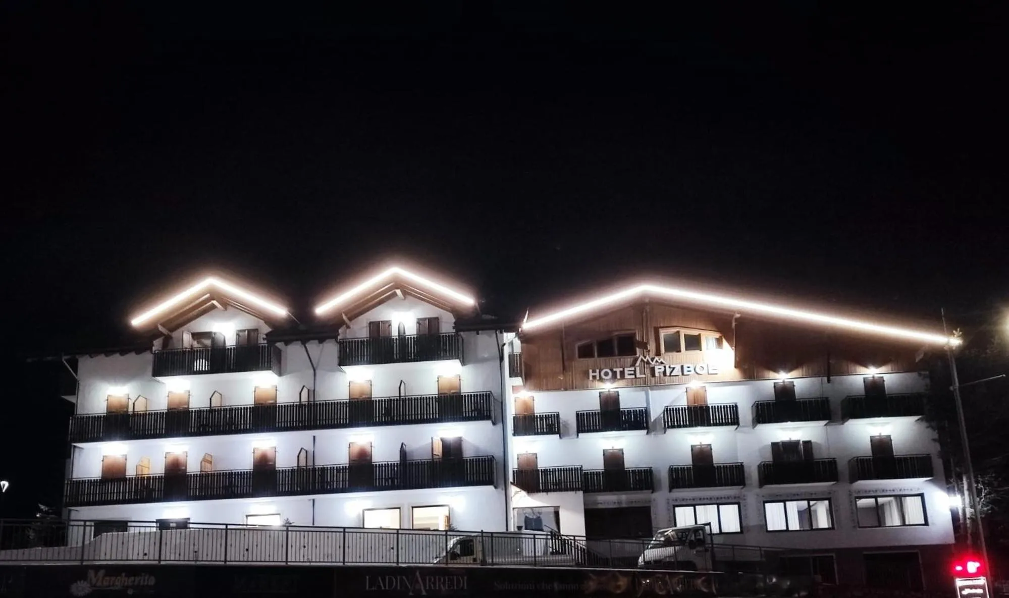 Property building in Hotel Pizboè