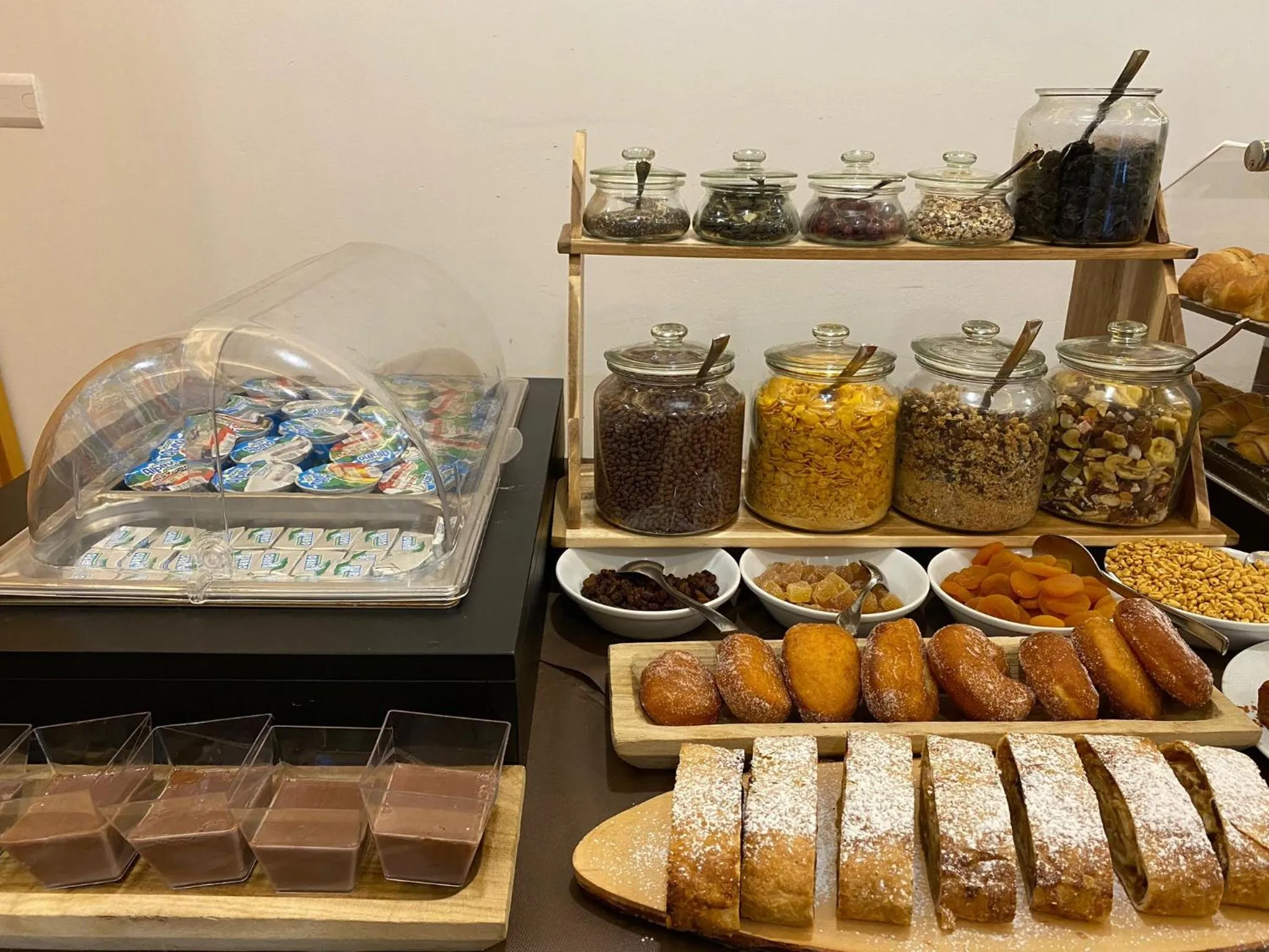 Breakfast in Hotel Pizboè