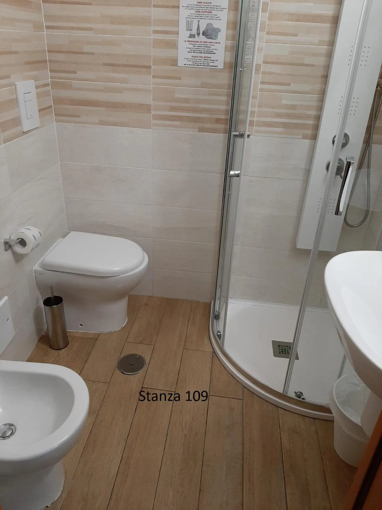 Bathroom in Hotel Pizboè