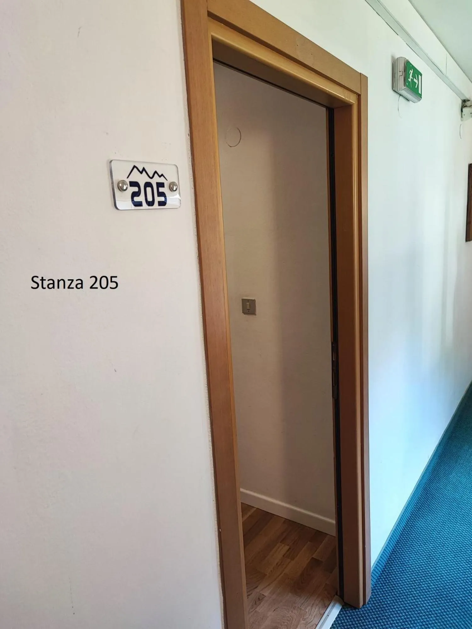 Logo/Certificate/Sign in Hotel Pizboè