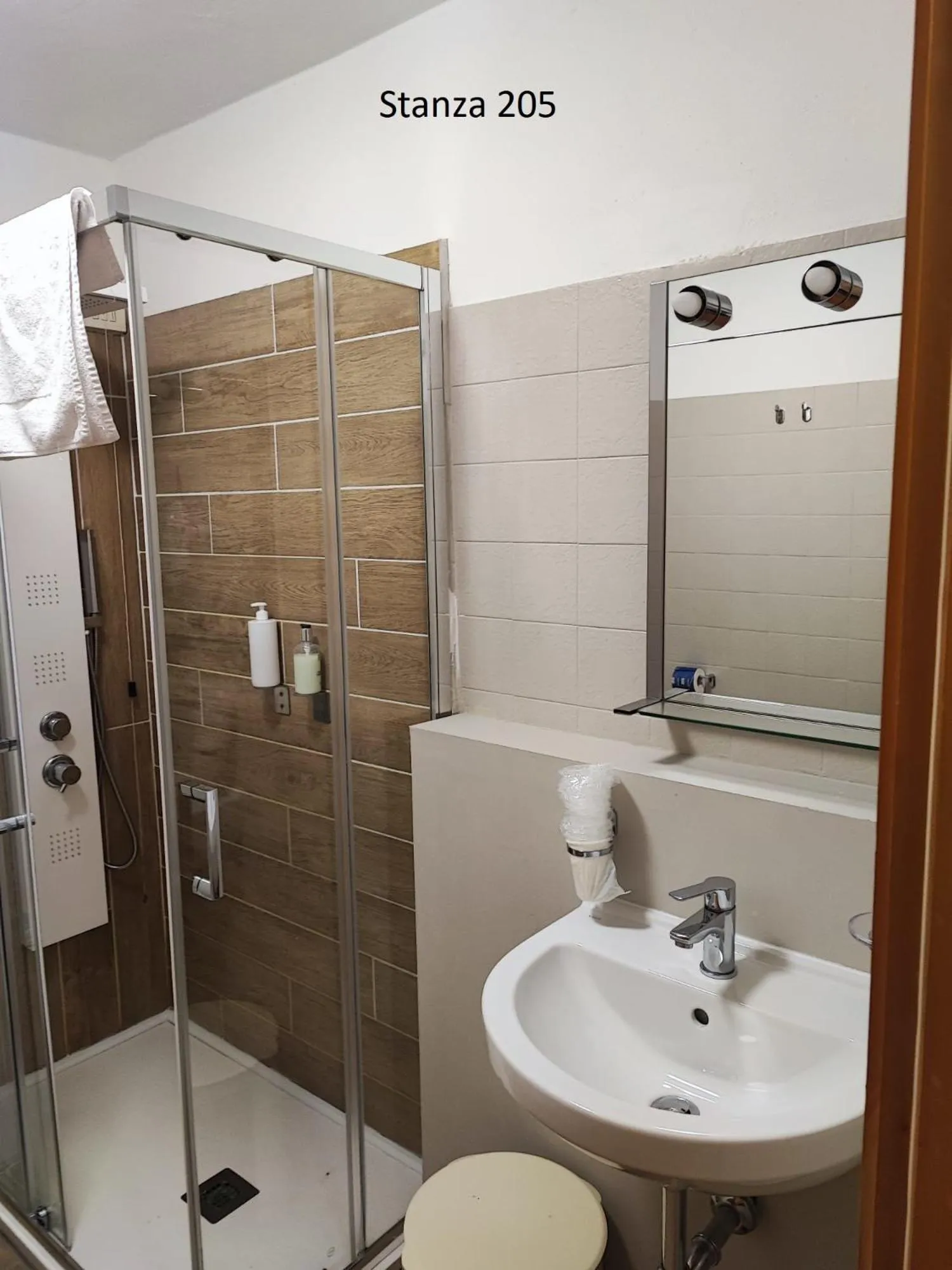 Bathroom in Hotel Pizboè