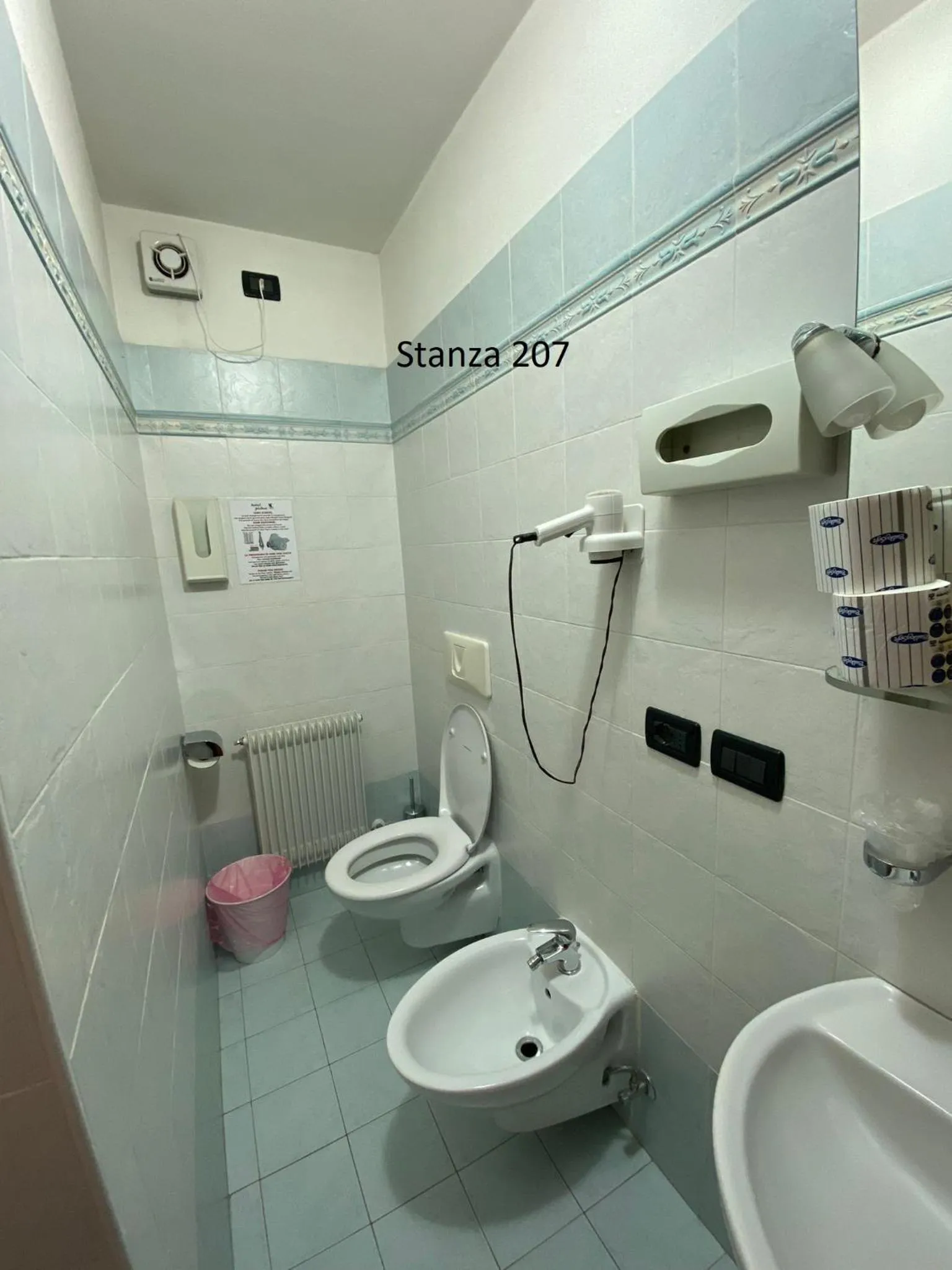 Bathroom in Hotel Pizboè