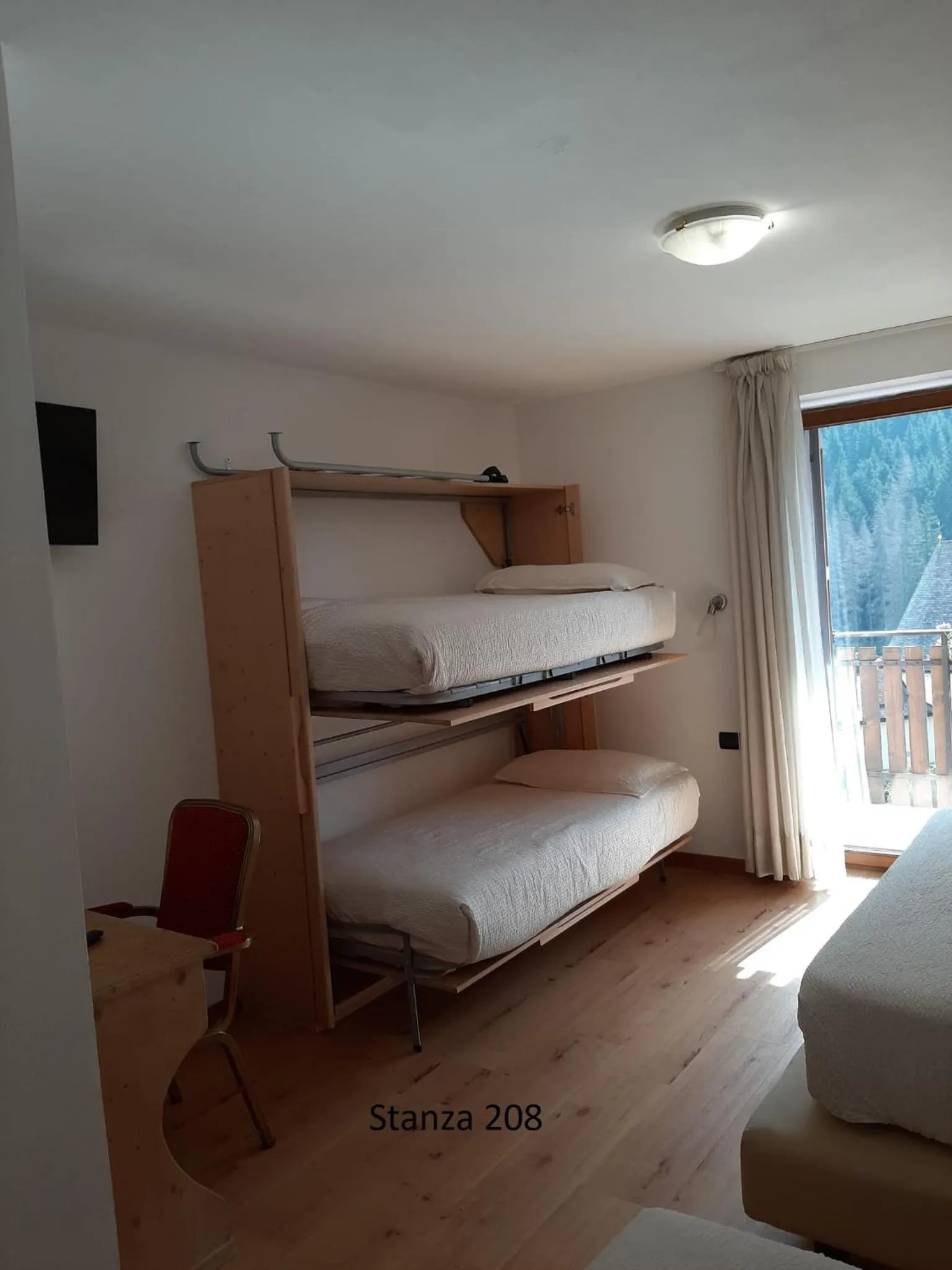 bunk bed, Bed in Hotel Pizboè