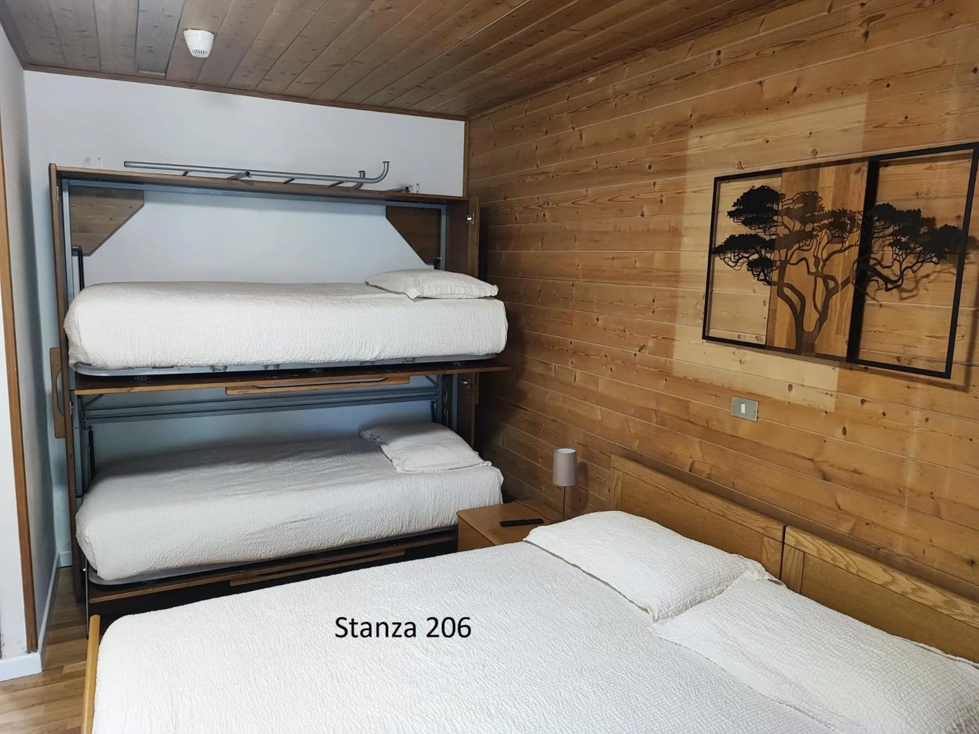 Bed in Hotel Pizboè