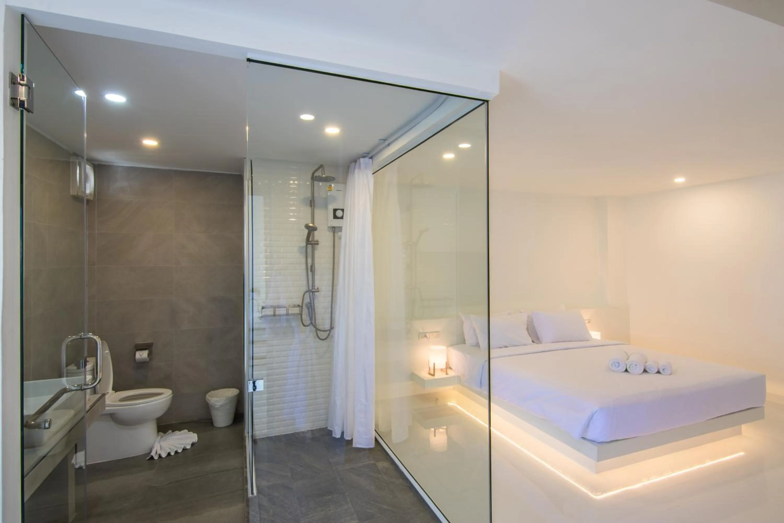 Bed in Thewhitehotel BY Charoensri - SHA Extra Plus