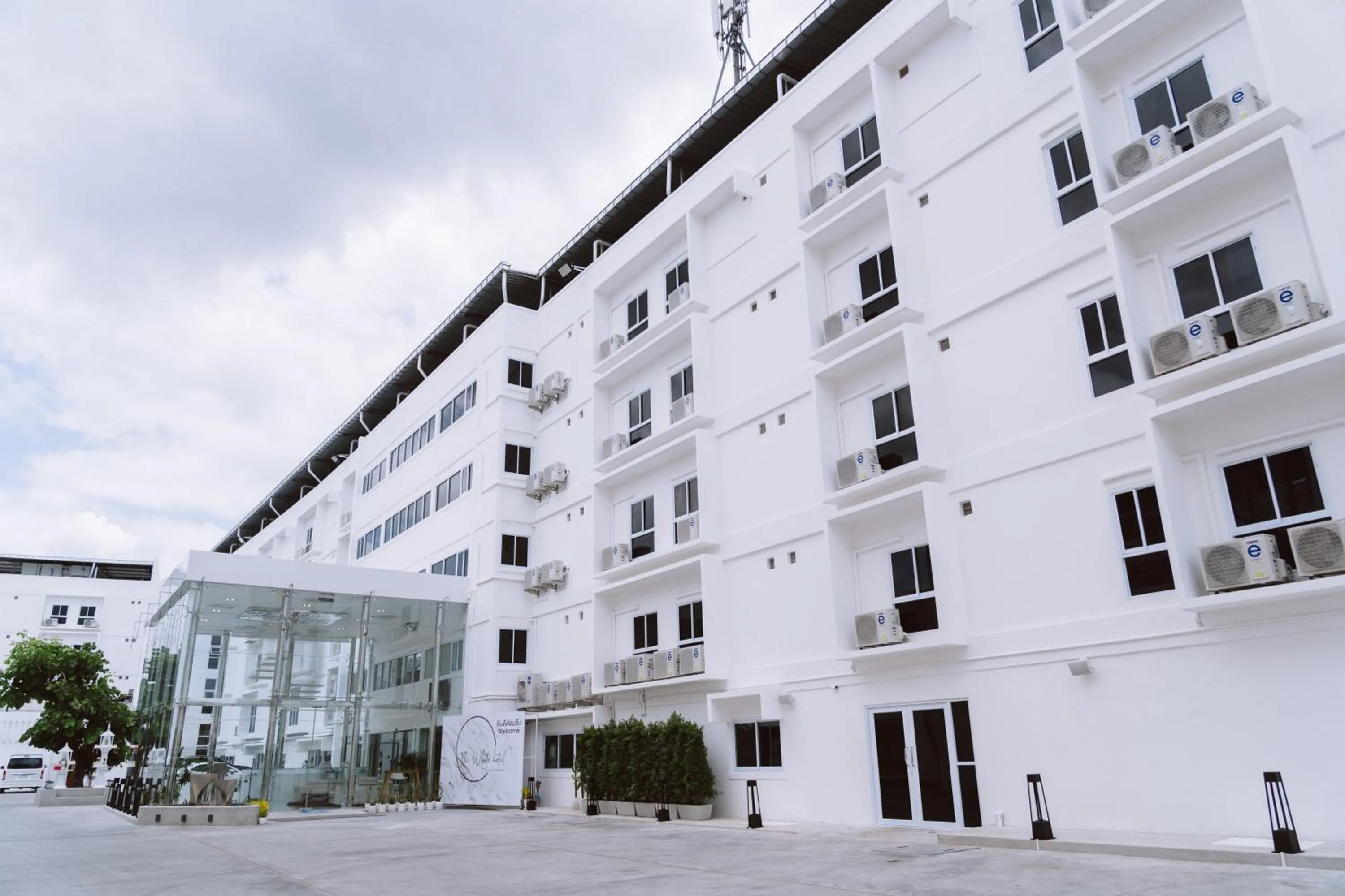 Property building in Thewhitehotel BY Charoensri - SHA Extra Plus