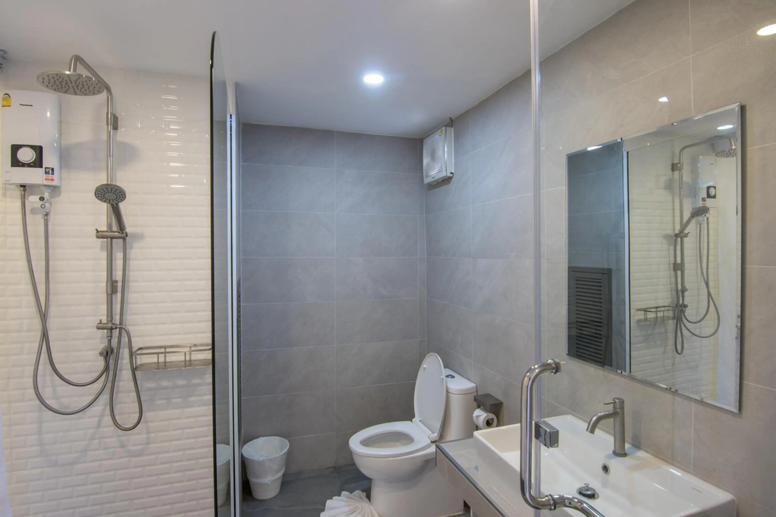 Thewhitehotel BY Charoensri - SHA Extra Plus