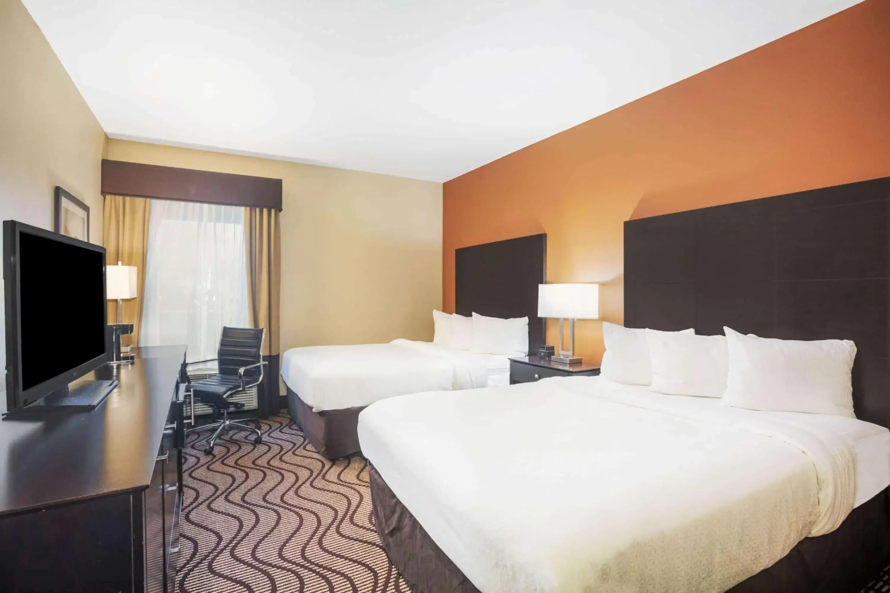 Queen Room with Two Queen Beds and Roll-In Shower - Mobility/Hearing Accessible - Non-Smoking in La Quinta by Wyndham Beeville Queen Room with Two Queen Beds and Roll-In Shower - Mobility/Hearing Accessible - Non-Smoking in La Quinta by Wyndham Beeville