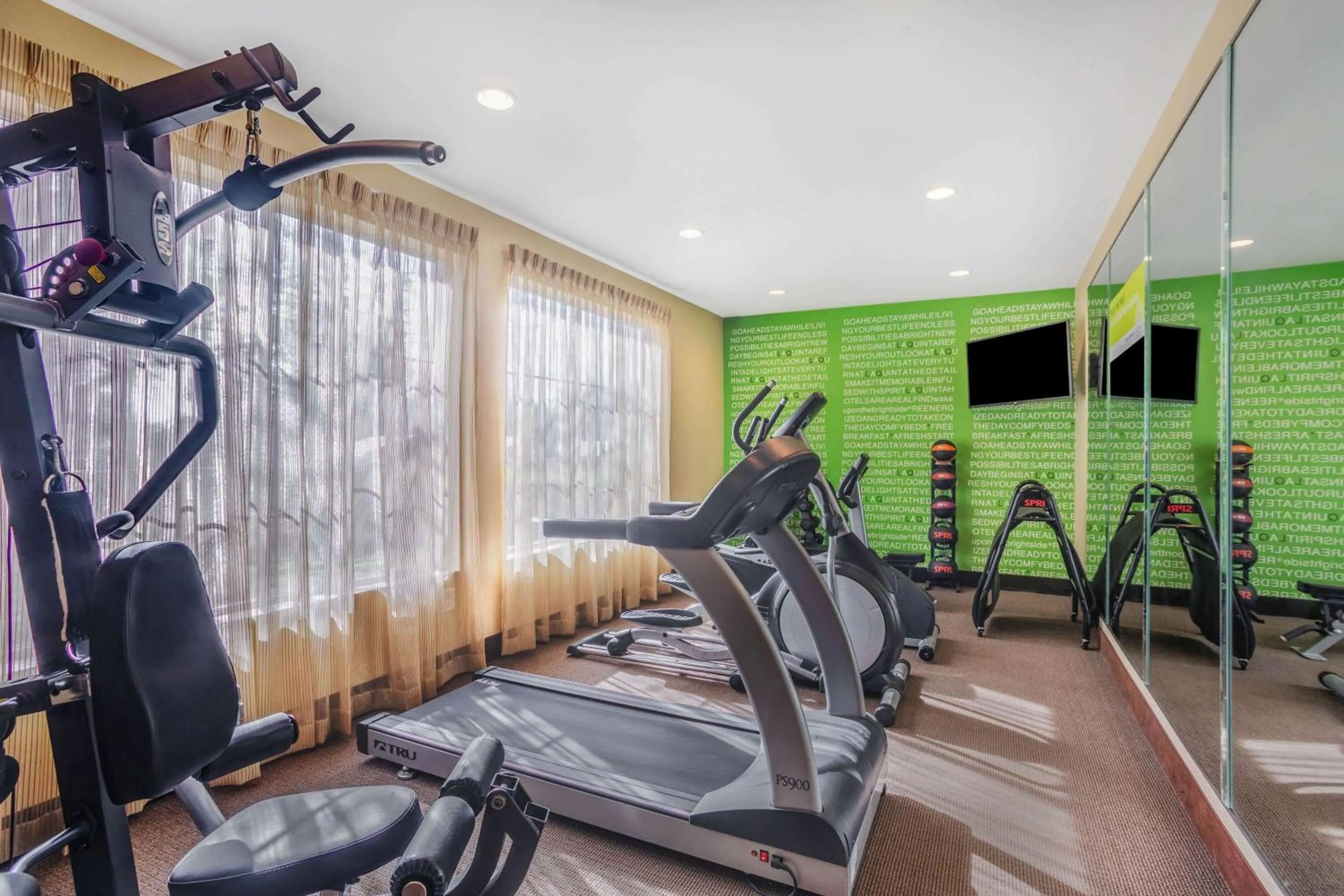 Fitness centre/facilities in La Quinta by Wyndham Beeville