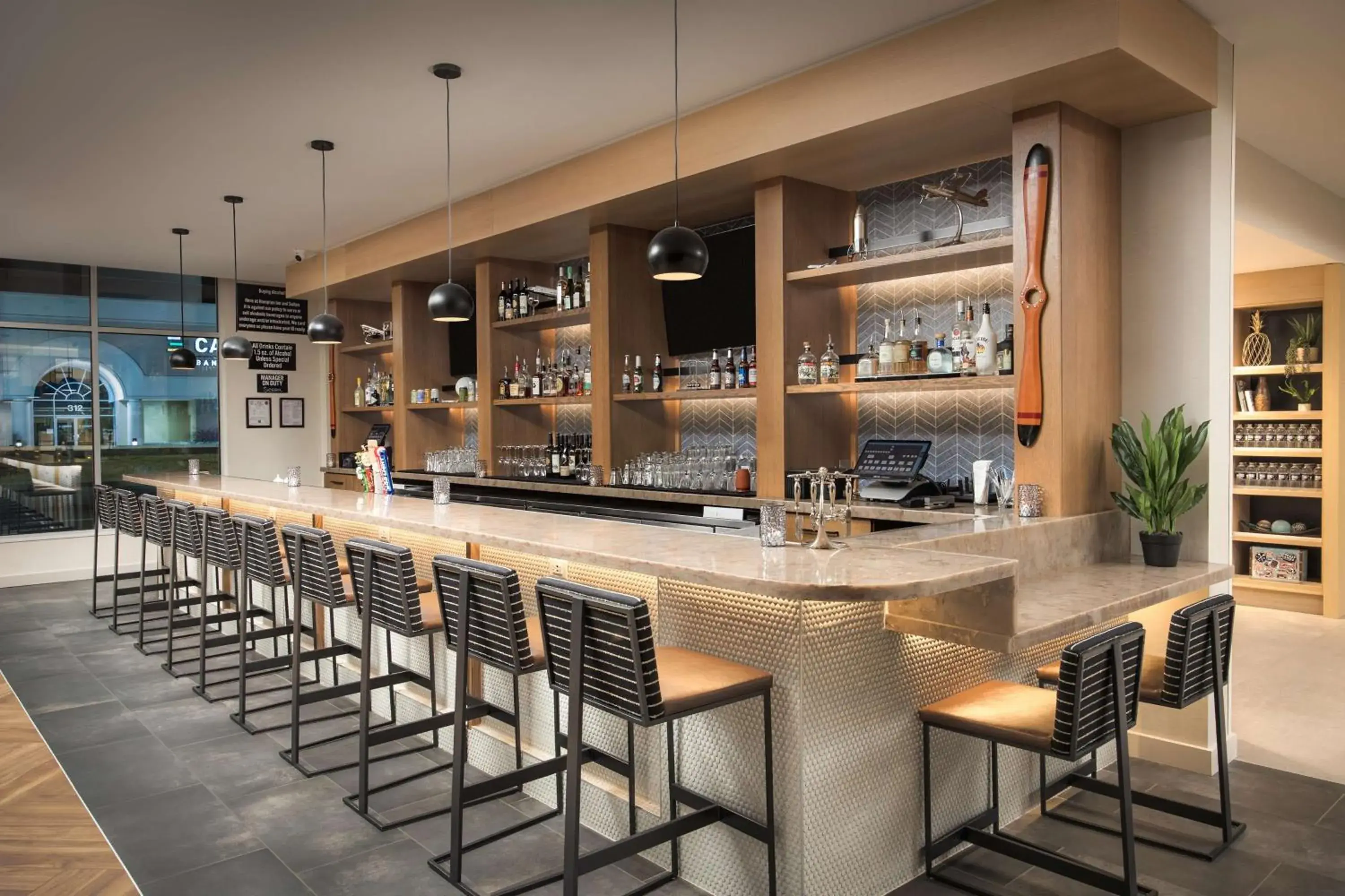 Lounge or bar in Hampton Inn & Suites Huntsville Downtown, Al Lounge or bar in Hampton Inn & Suites Huntsville Downtown, Al