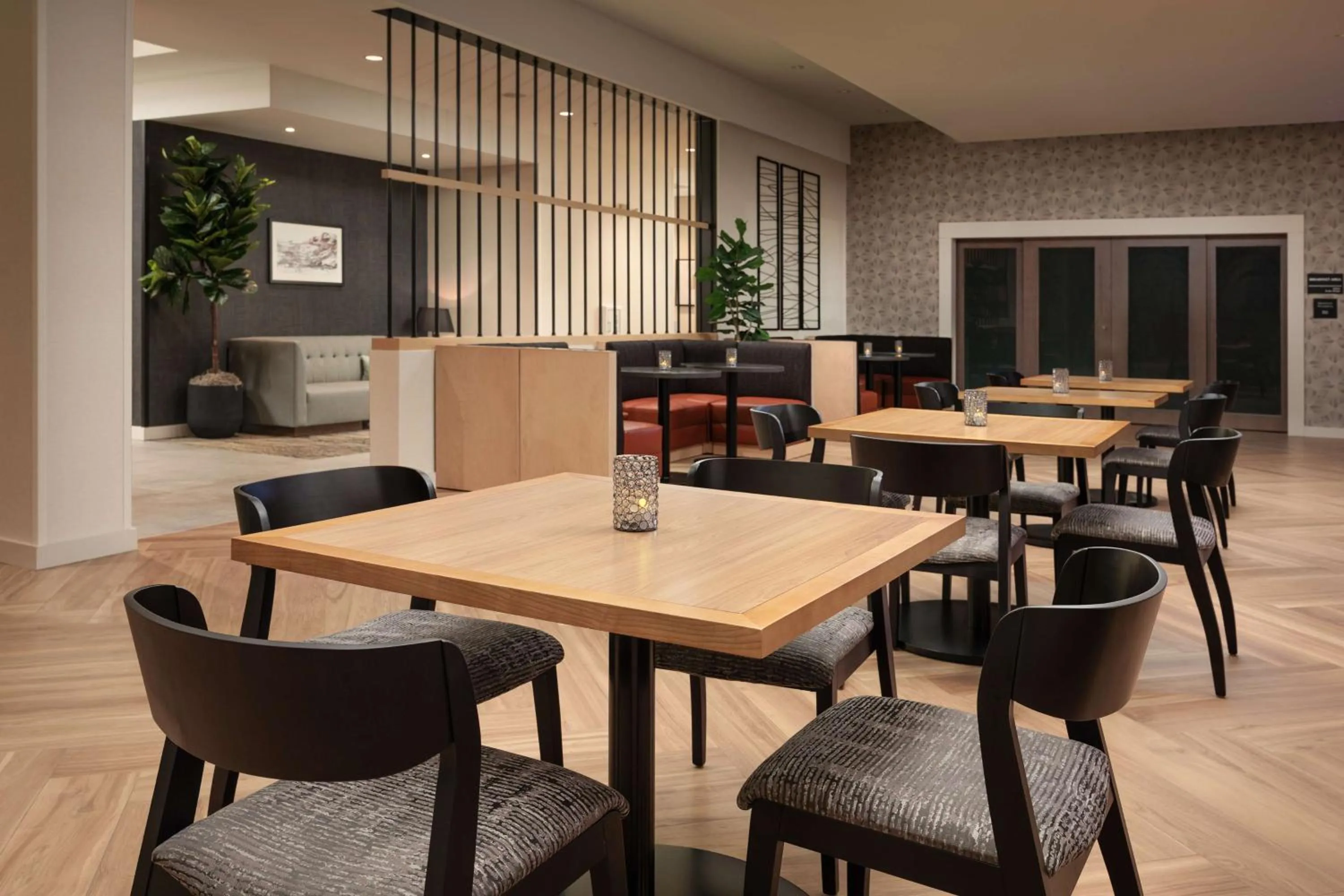 Restaurant/places to eat in Hampton Inn & Suites Huntsville Downtown, Al