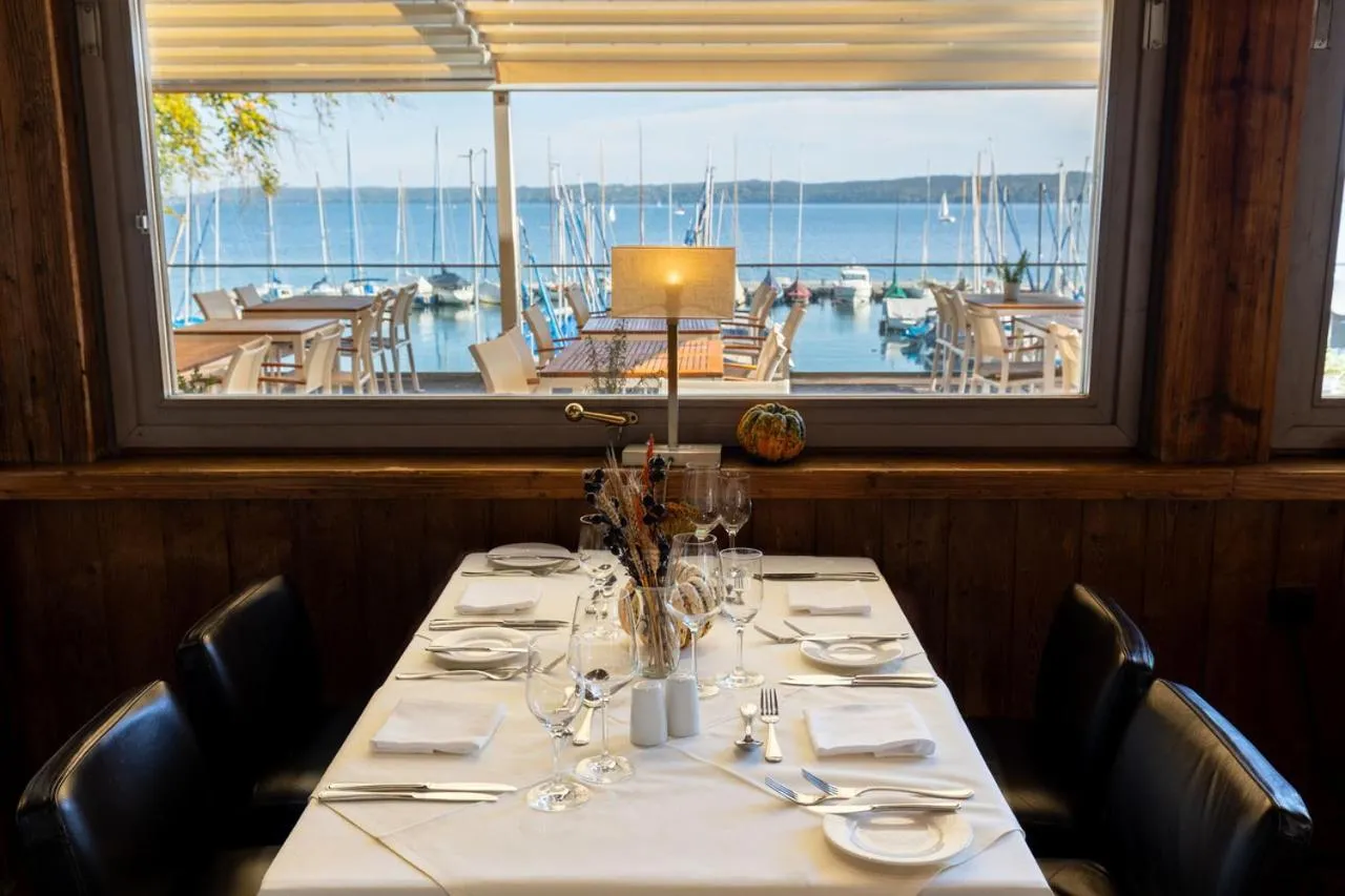 Restaurant/places to eat in Marina Hotel am Starnberger See