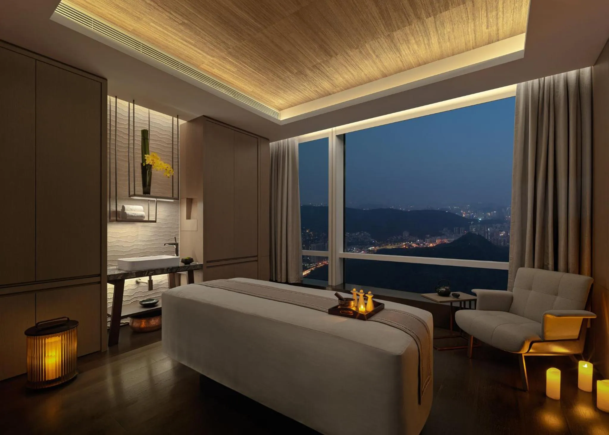 Spa and wellness centre/facilities, Bed in Mandarin Oriental, Shenzhen