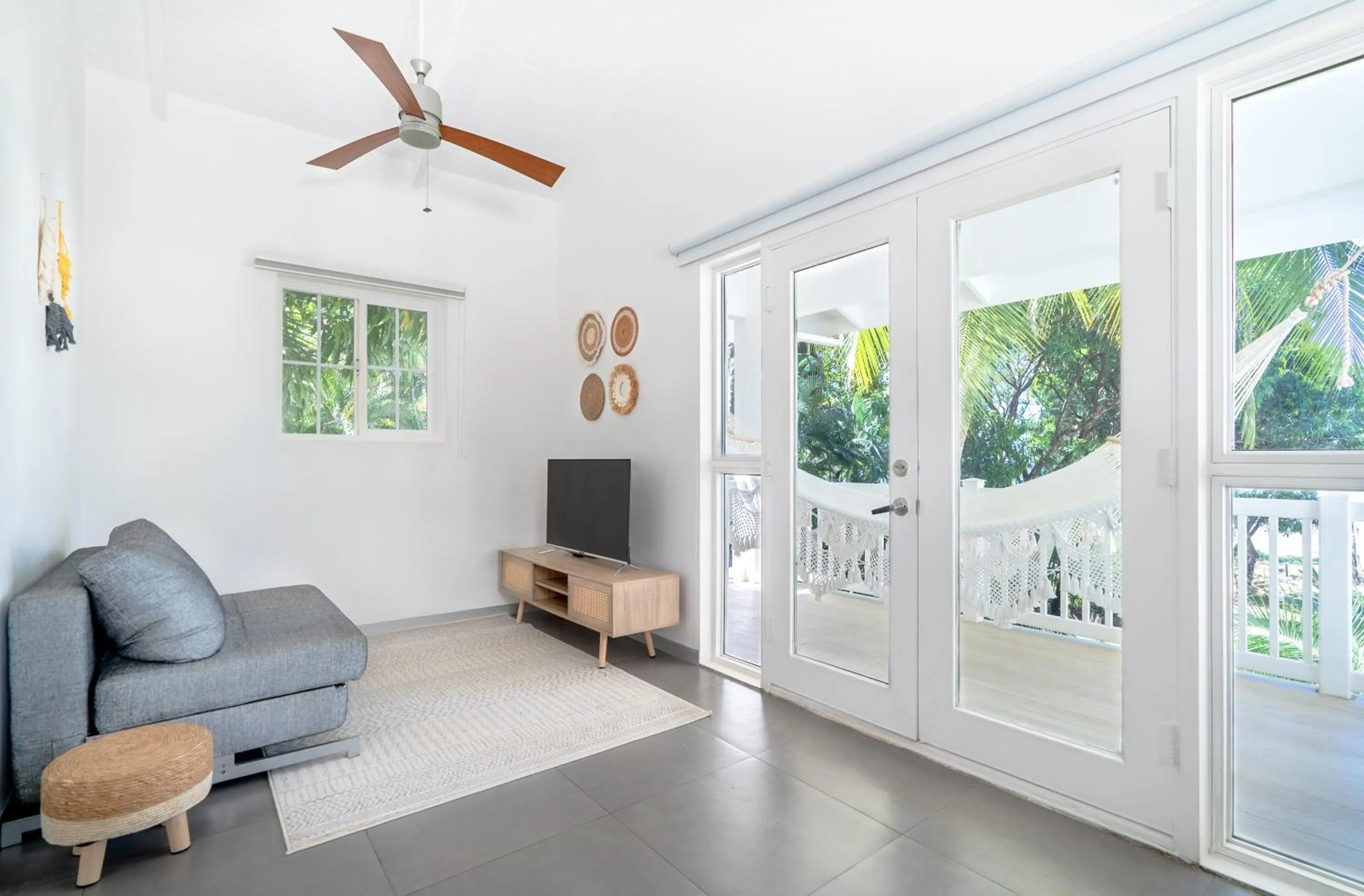 TV and multimedia in Azul Hotel & Retreat