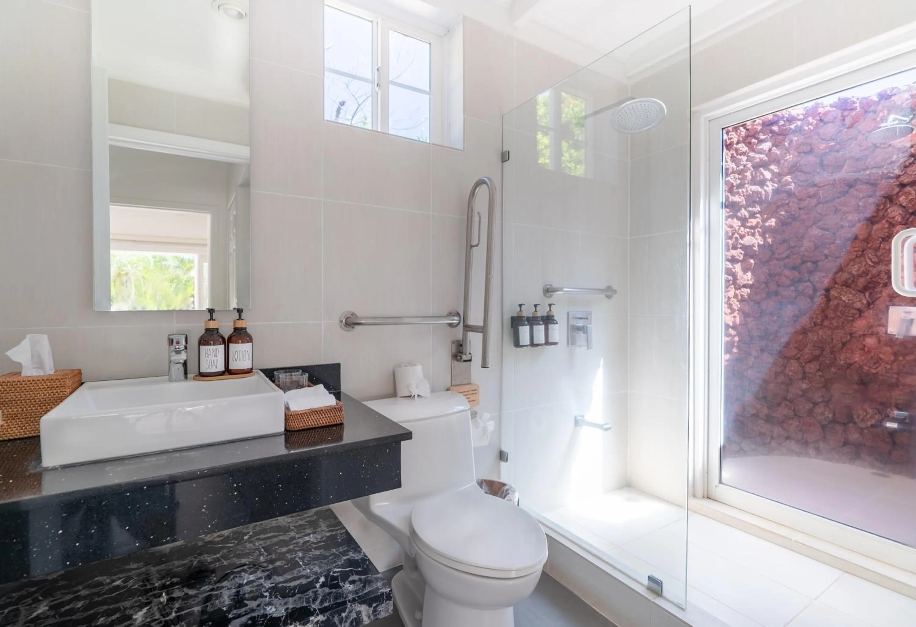 Shower in Azul Hotel & Retreat