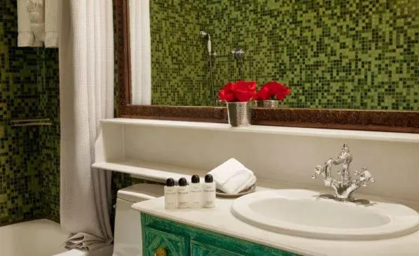 Bathroom in Petit Ermitage