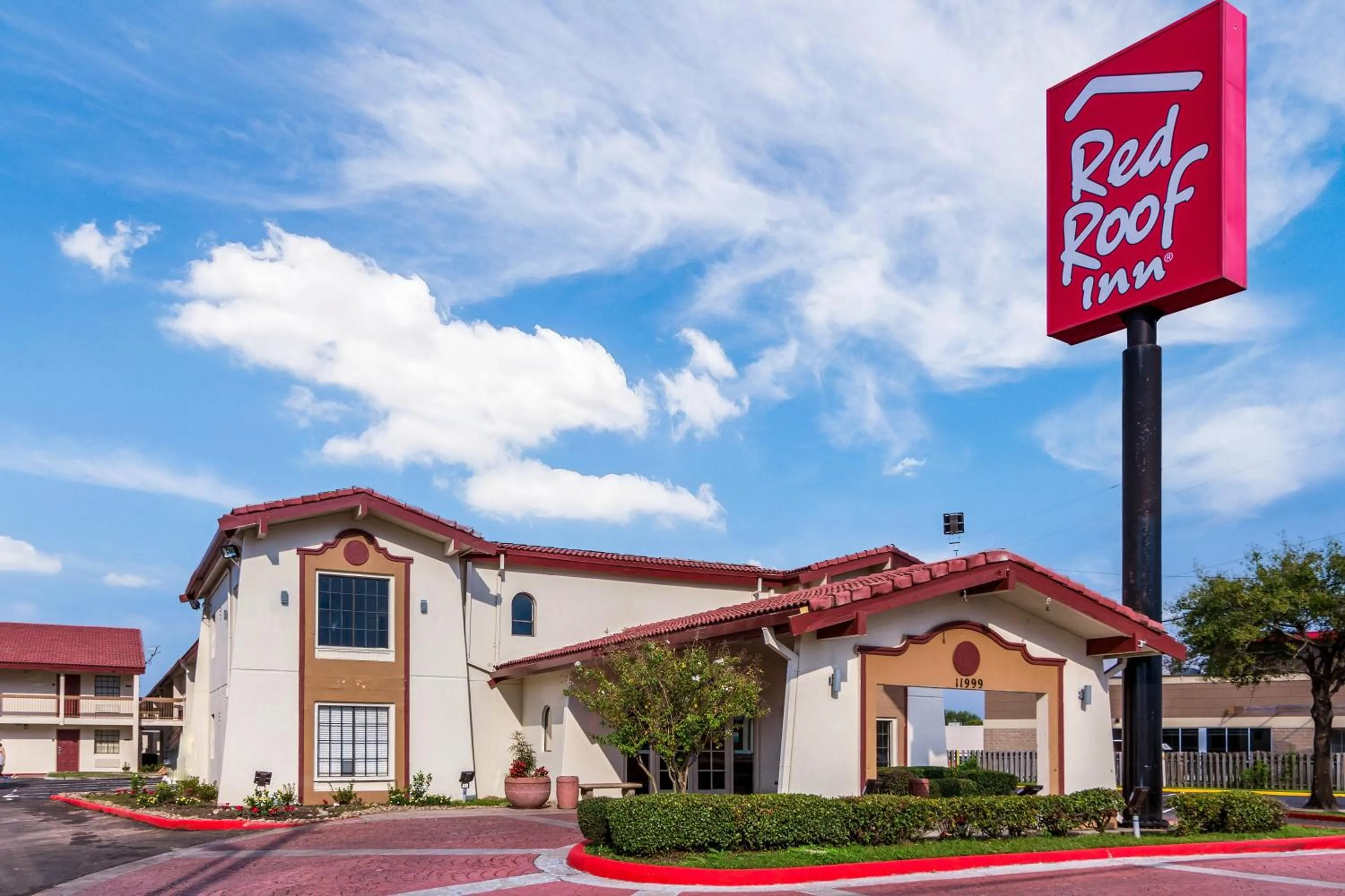 Property building in Red Roof Inn Houston East I-10