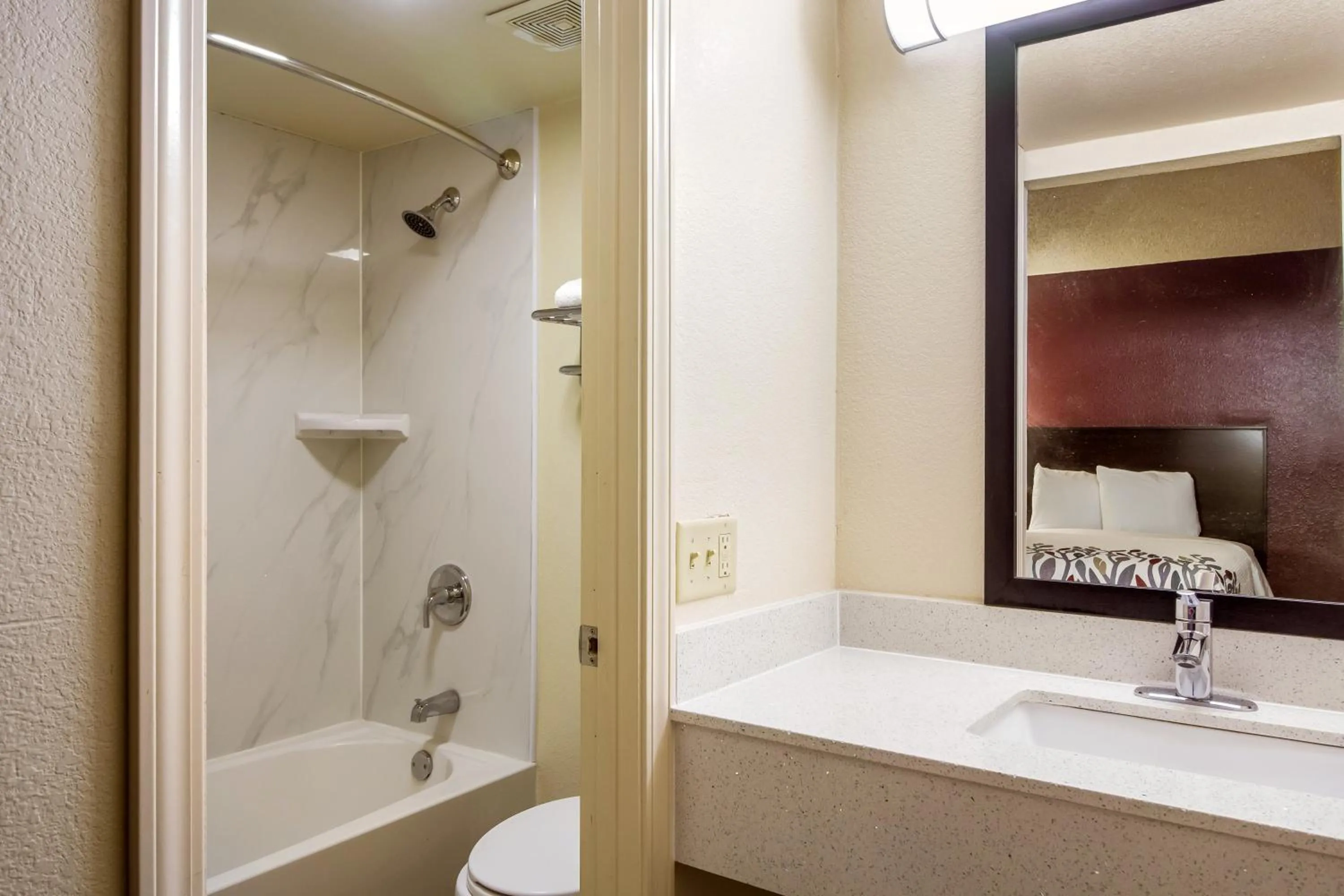 Bathroom in Red Roof Inn Houston East I-10