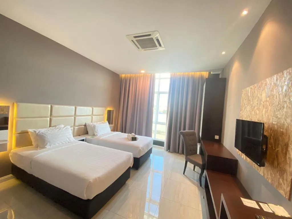 Superior Twin Room in Stirling Suites Hotel & Serviced Apartment