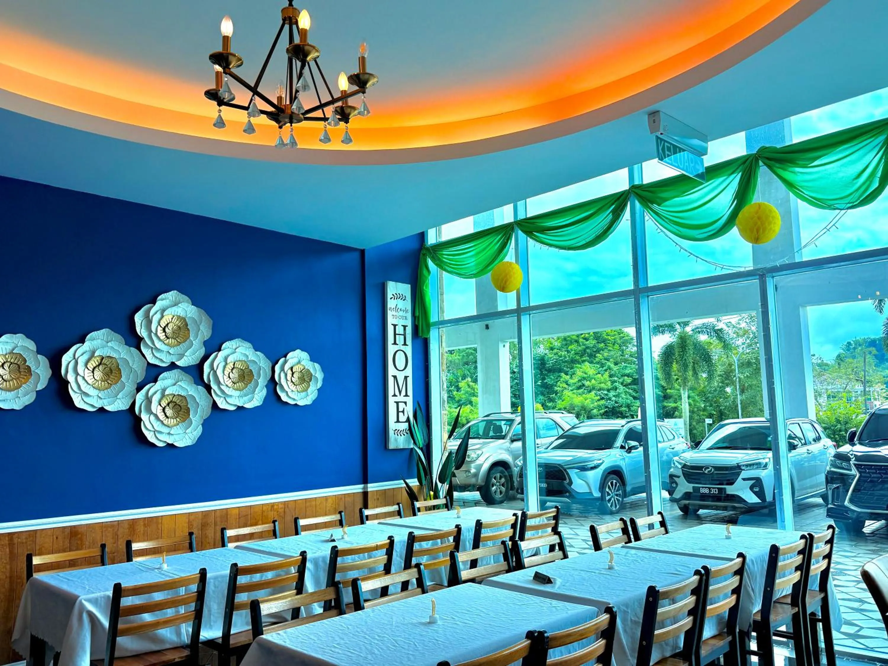 Restaurant/places to eat in Stirling Suites Hotel & Serviced Apartment