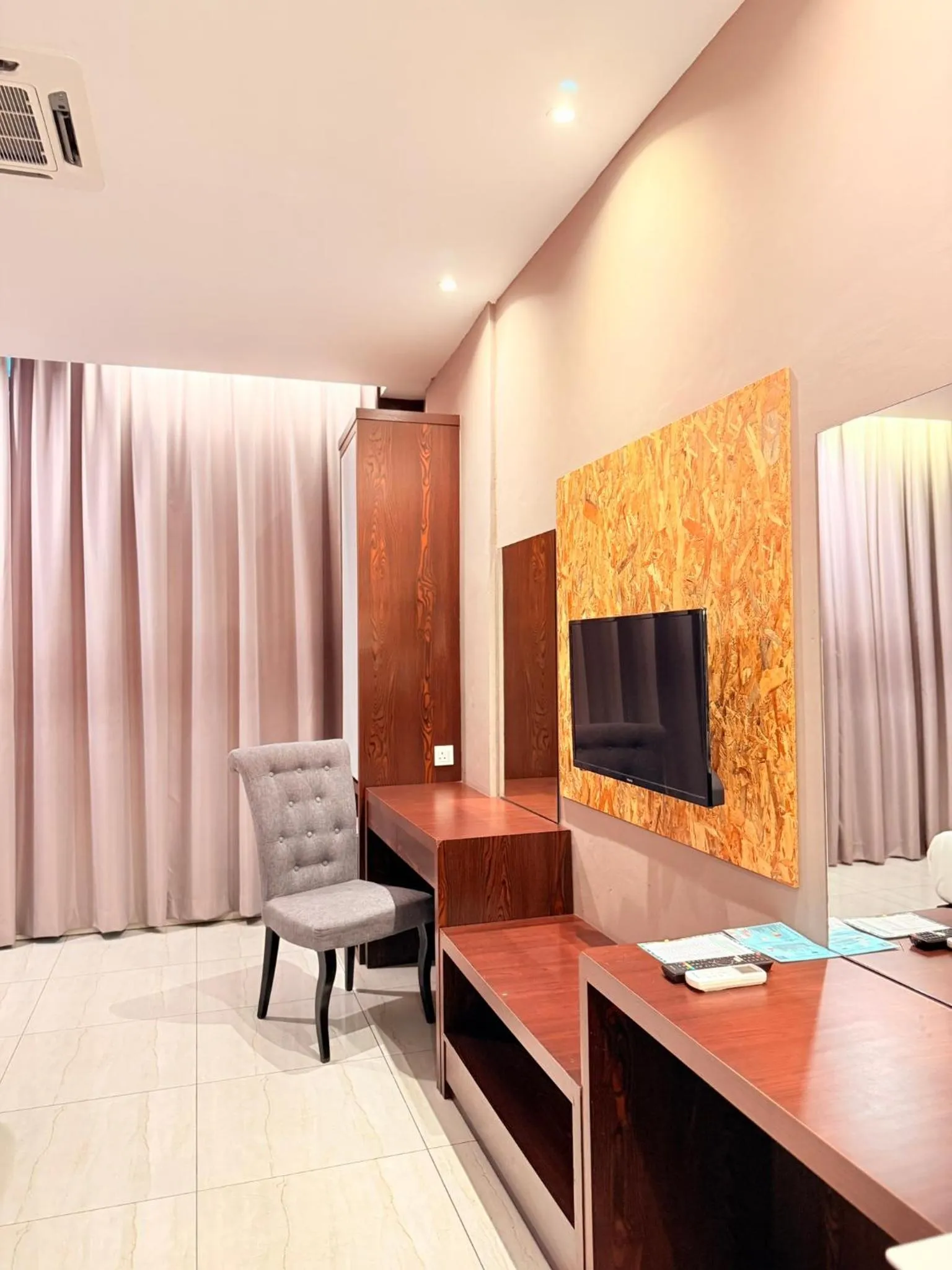 Stirling Suites Hotel & Serviced Apartment