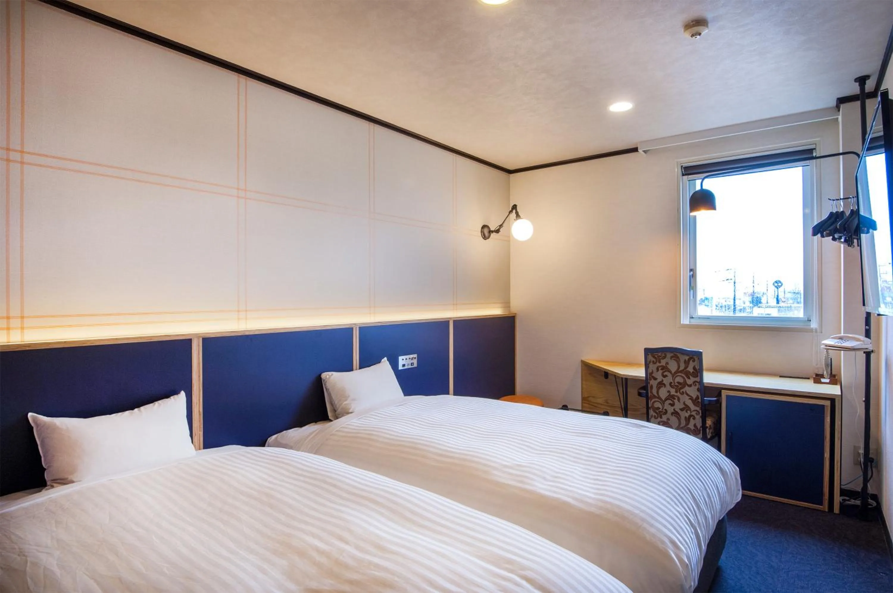 Photo of the whole room, Bed in TsukubaNoYu Urban Hotel