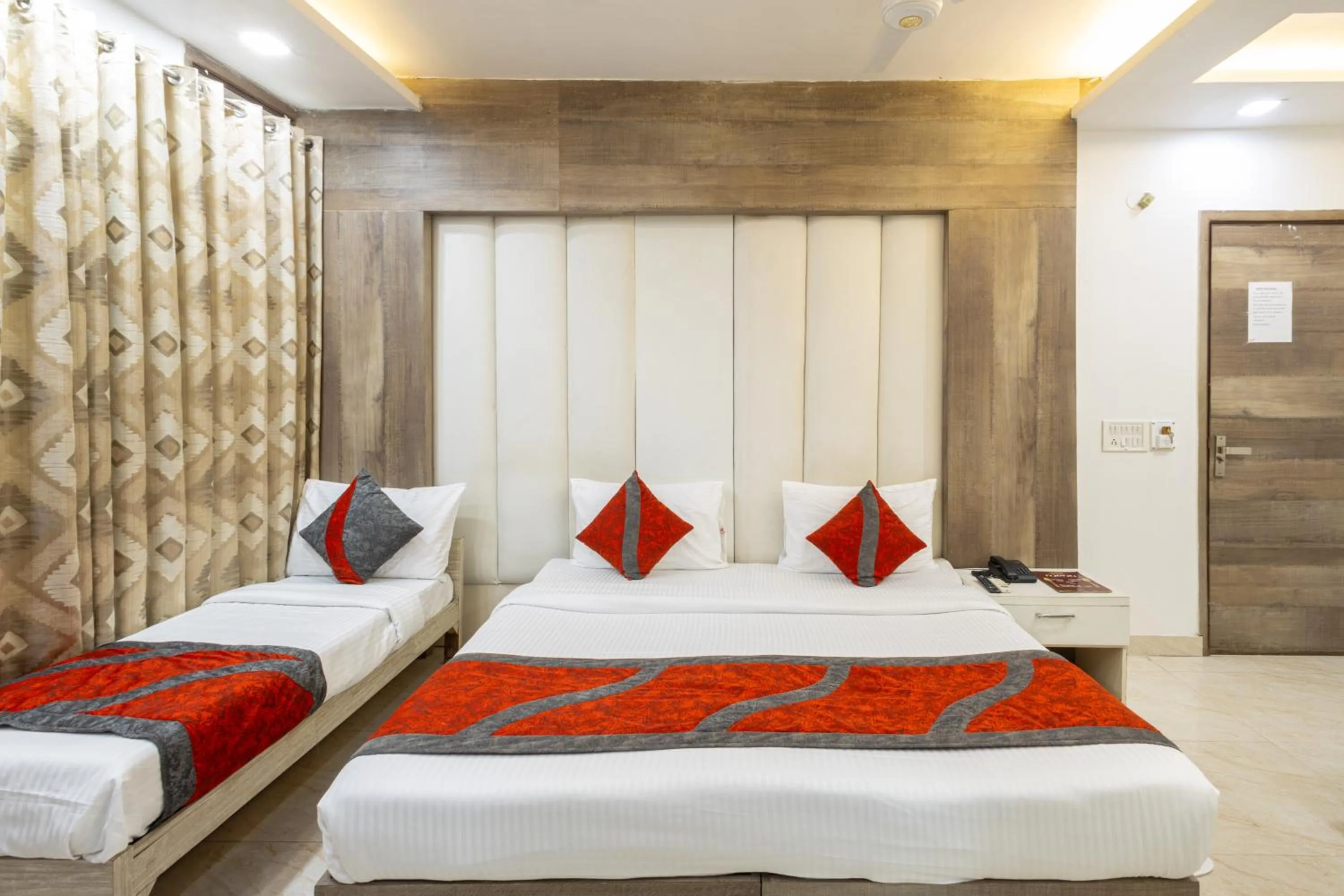 Bed in Hotel Red Castle - Karol Bagh - Where luxury meets comfort