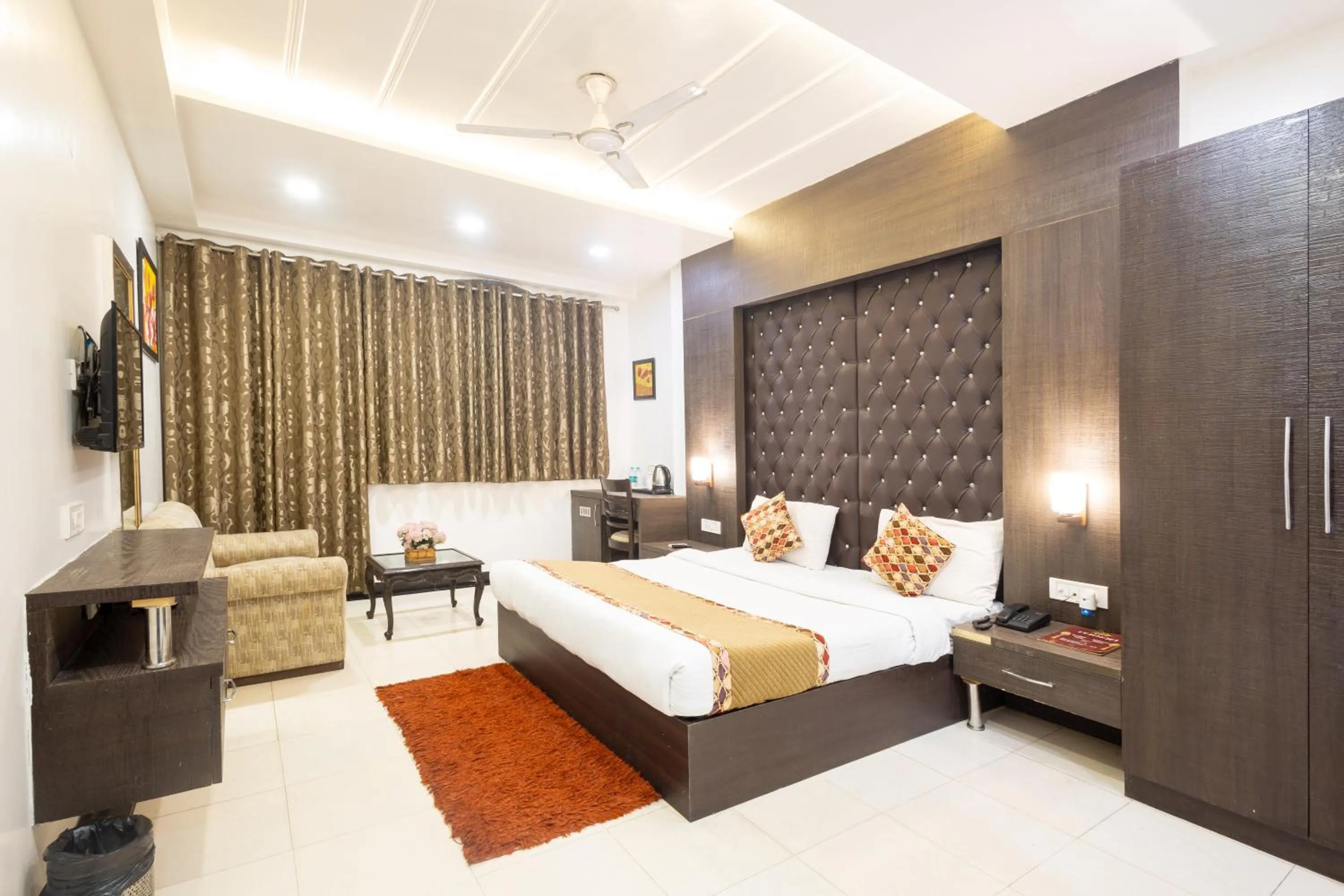 Bed in Hotel Red Castle - Karol Bagh - Where luxury meets comfort