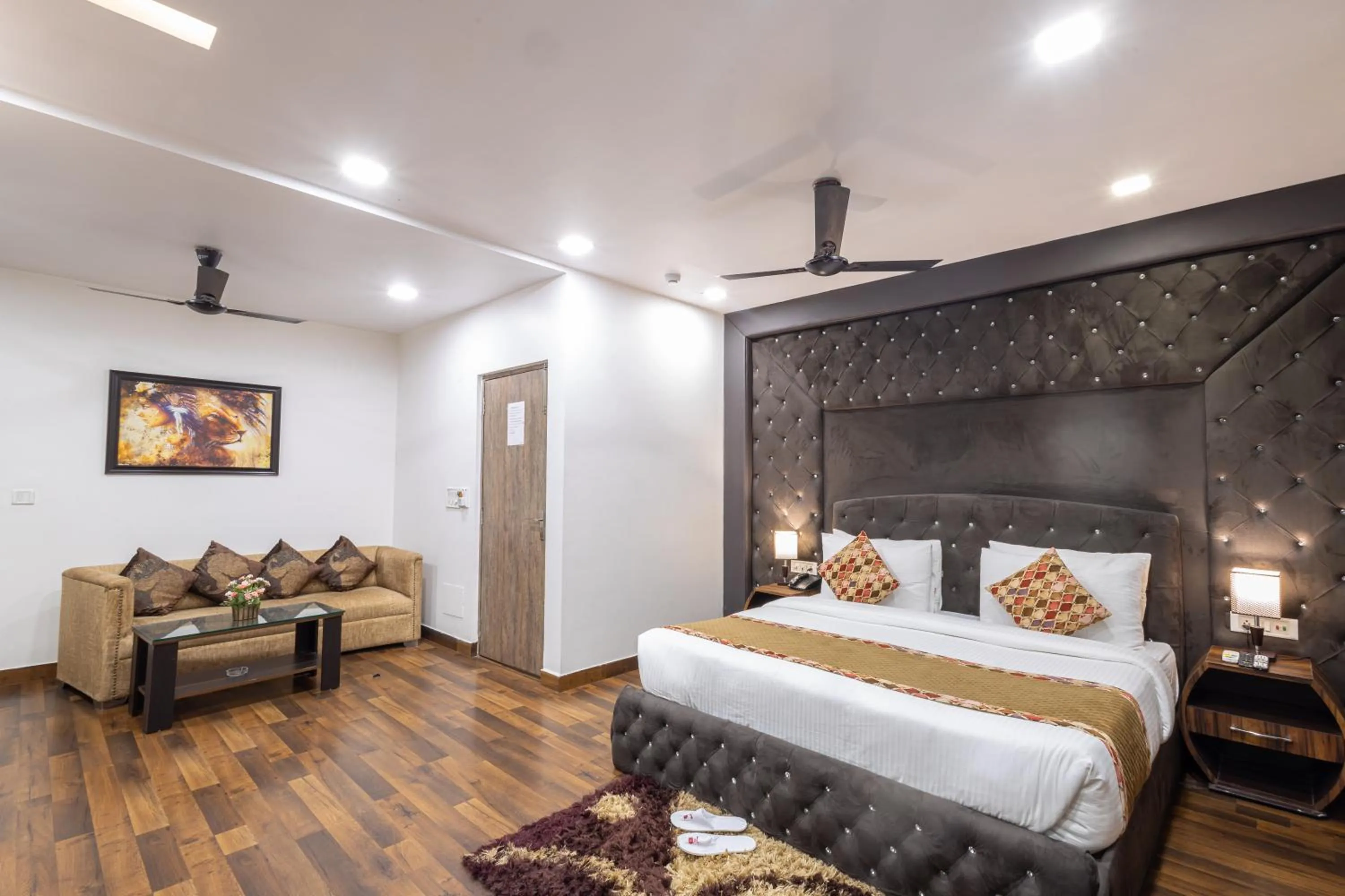 Bed in Hotel Red Castle - Karol Bagh - Where luxury meets comfort