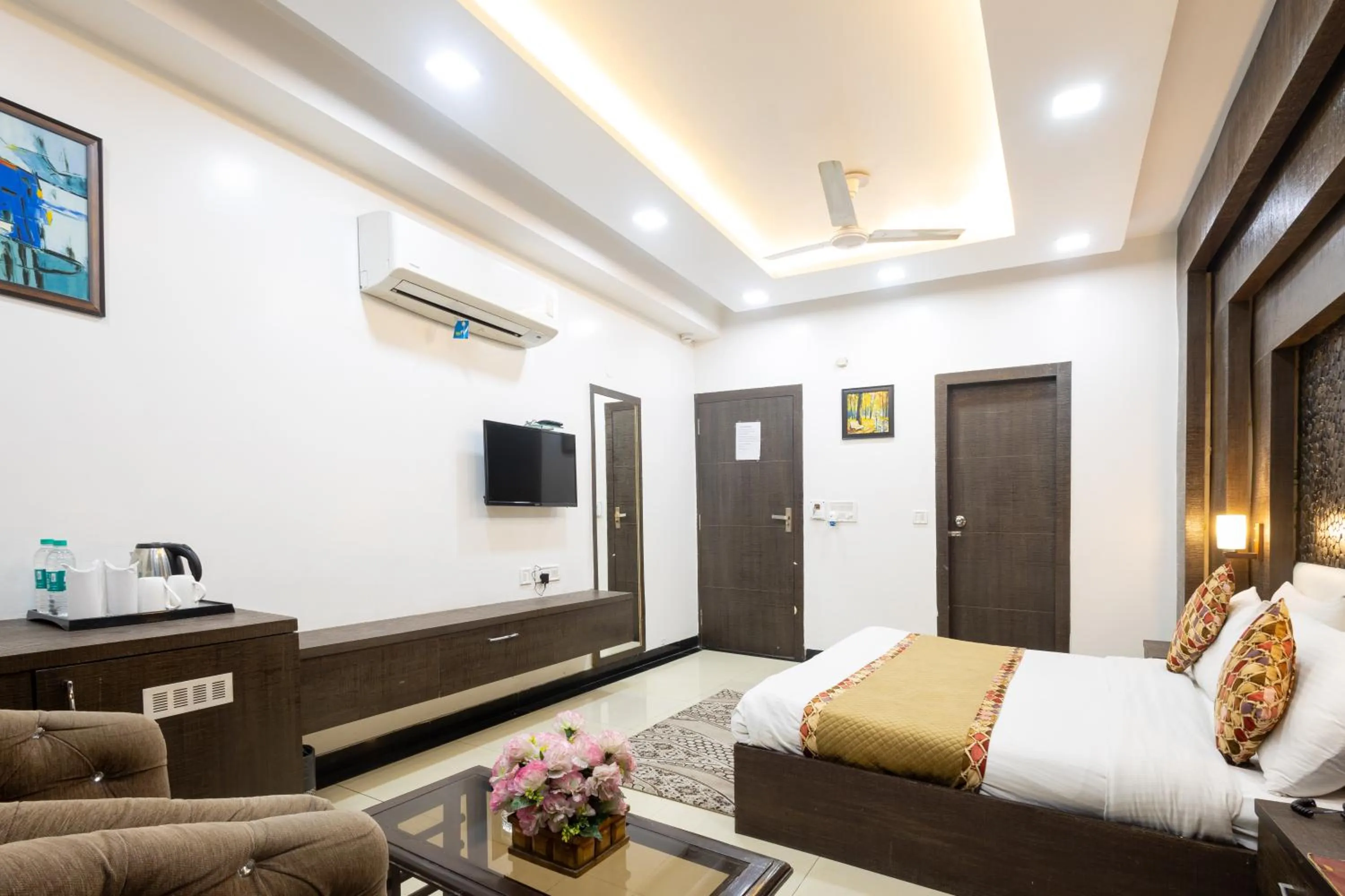 Bed in Hotel Red Castle - Karol Bagh - Where luxury meets comfort